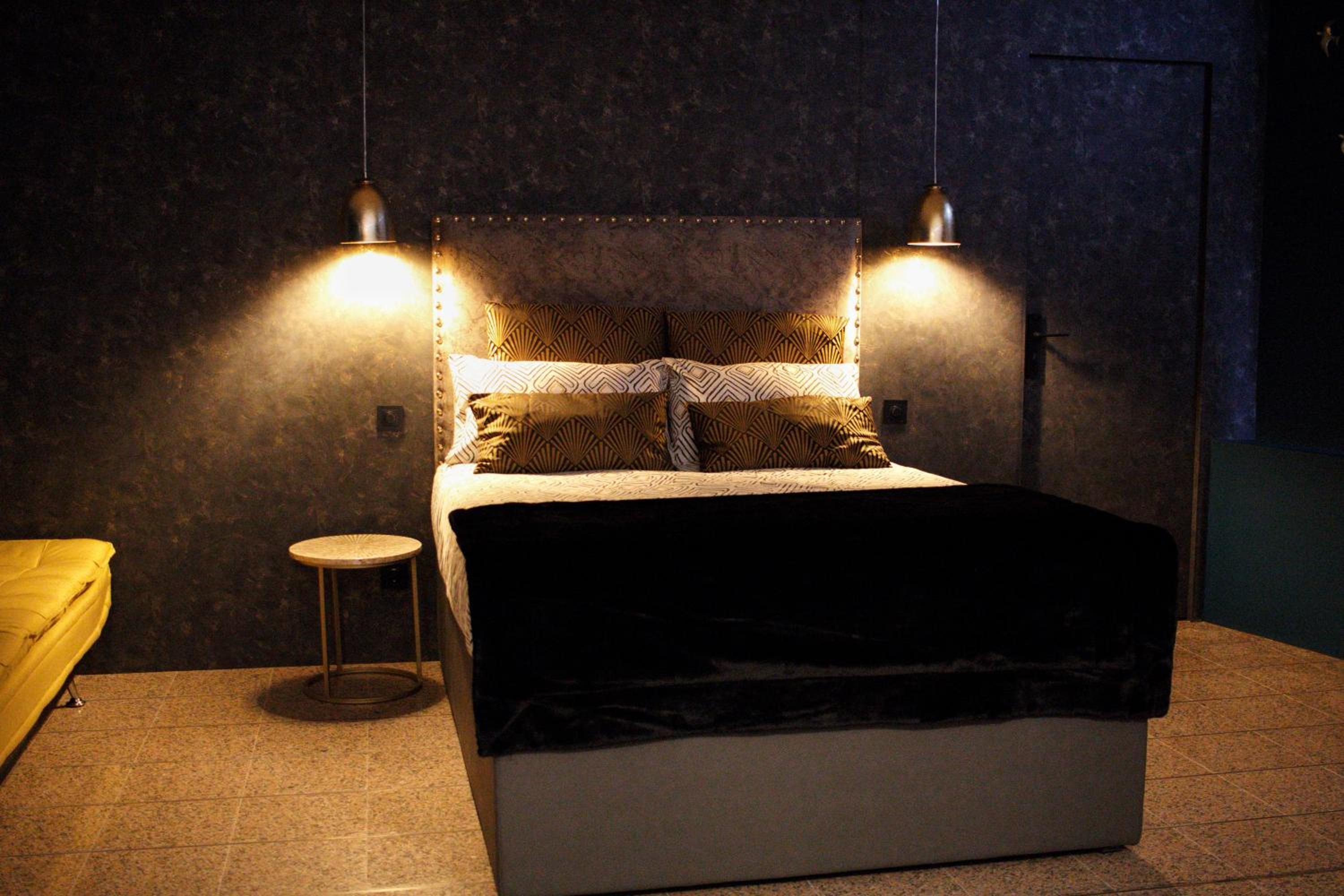 Two-Bedroom Apartment - Photo 11