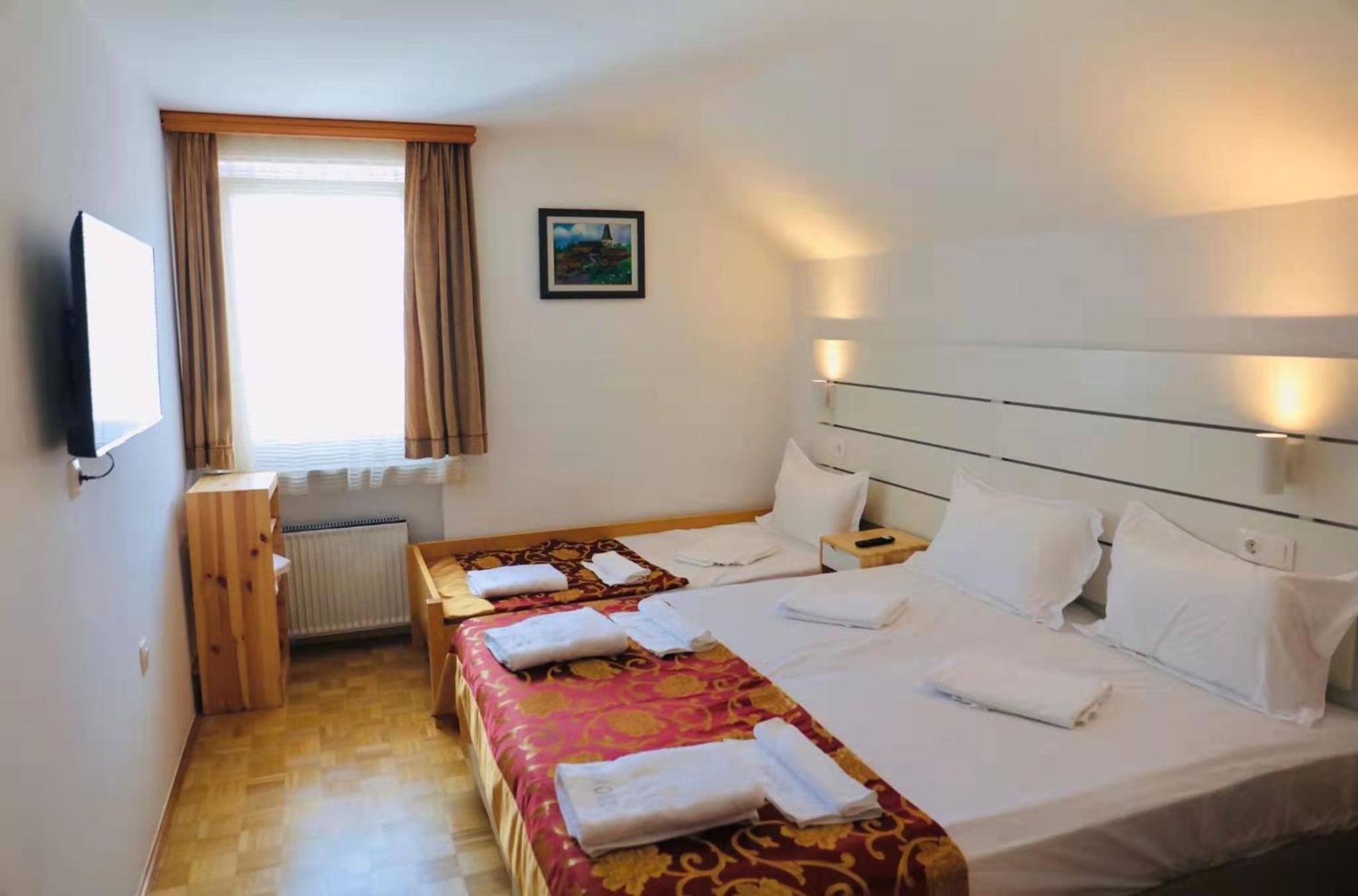 Standard Double Room - Photo 1
