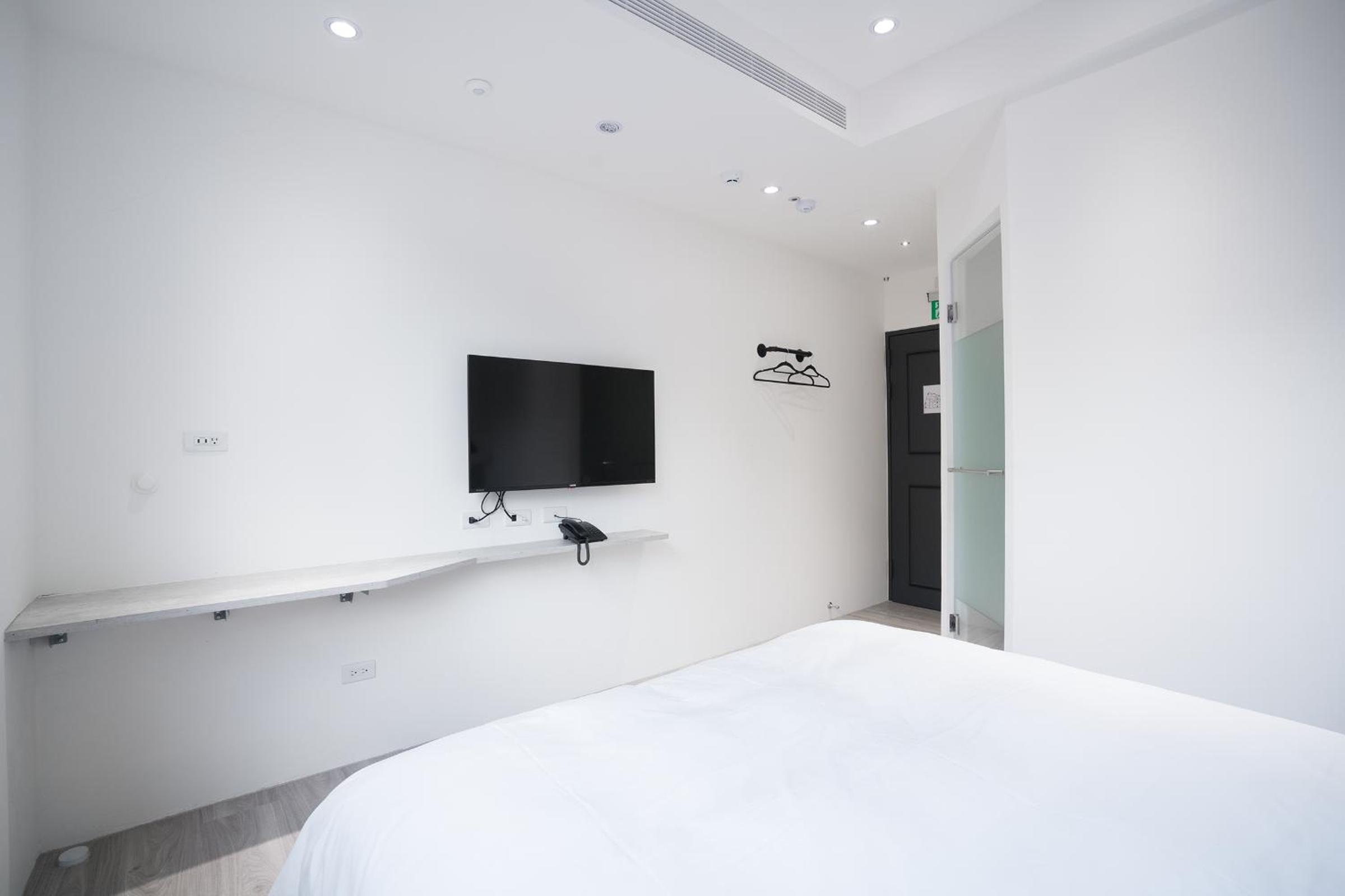Standard Double Room - Photo 2