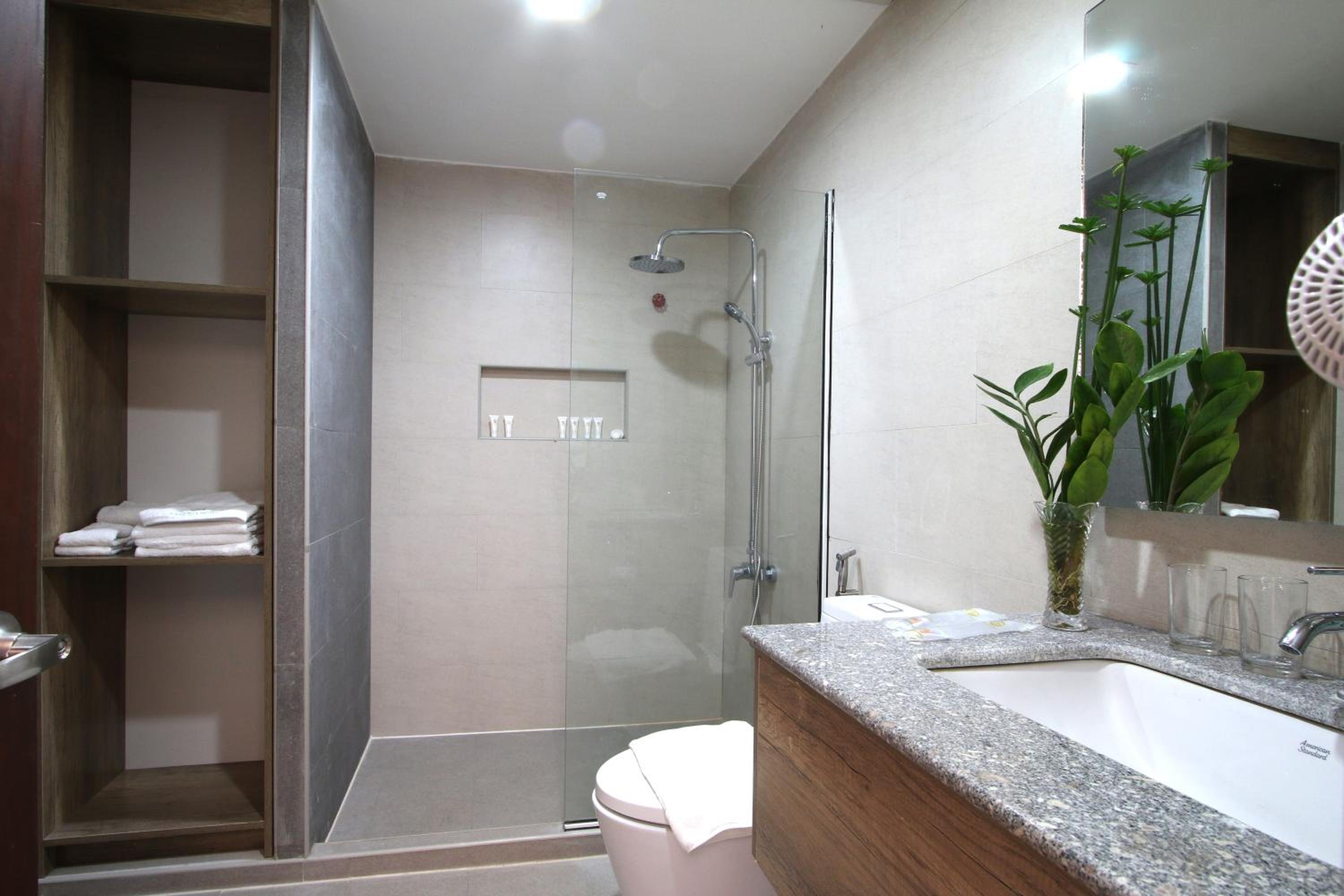 Deluxe Double Room (2 Adults + 1 Child) photo 2