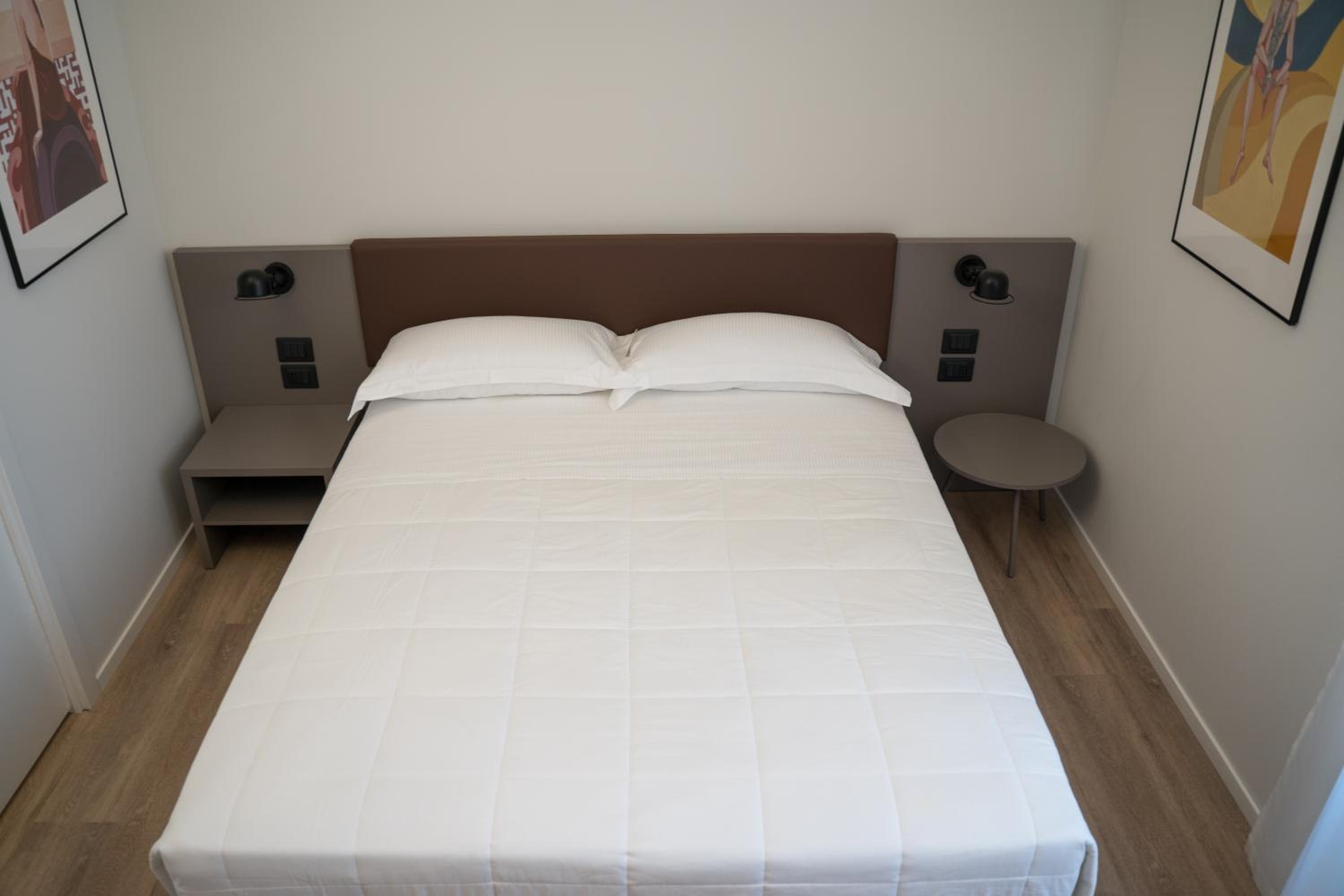 Double Room - Photo 9