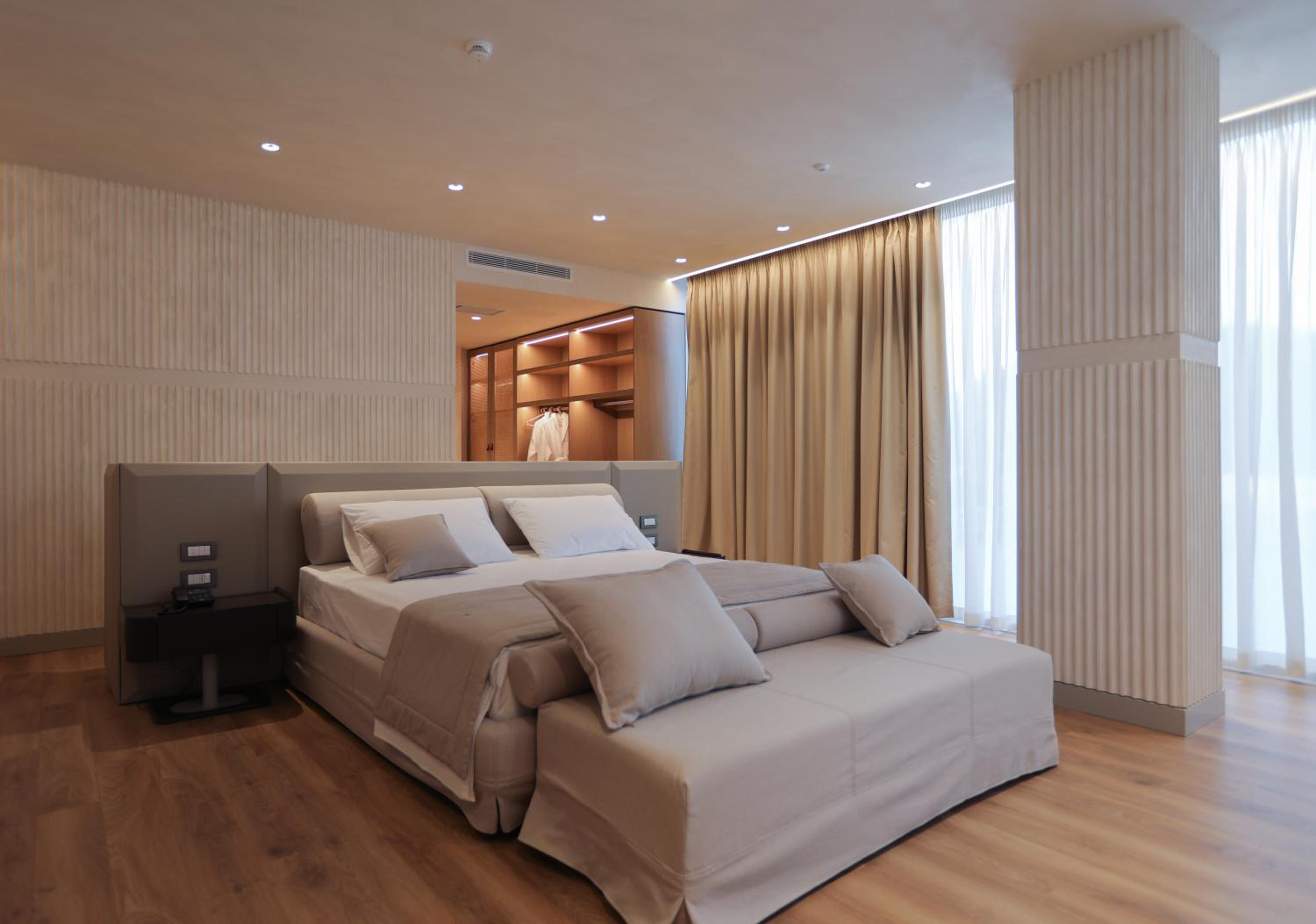 Suite with Pool View photo 1