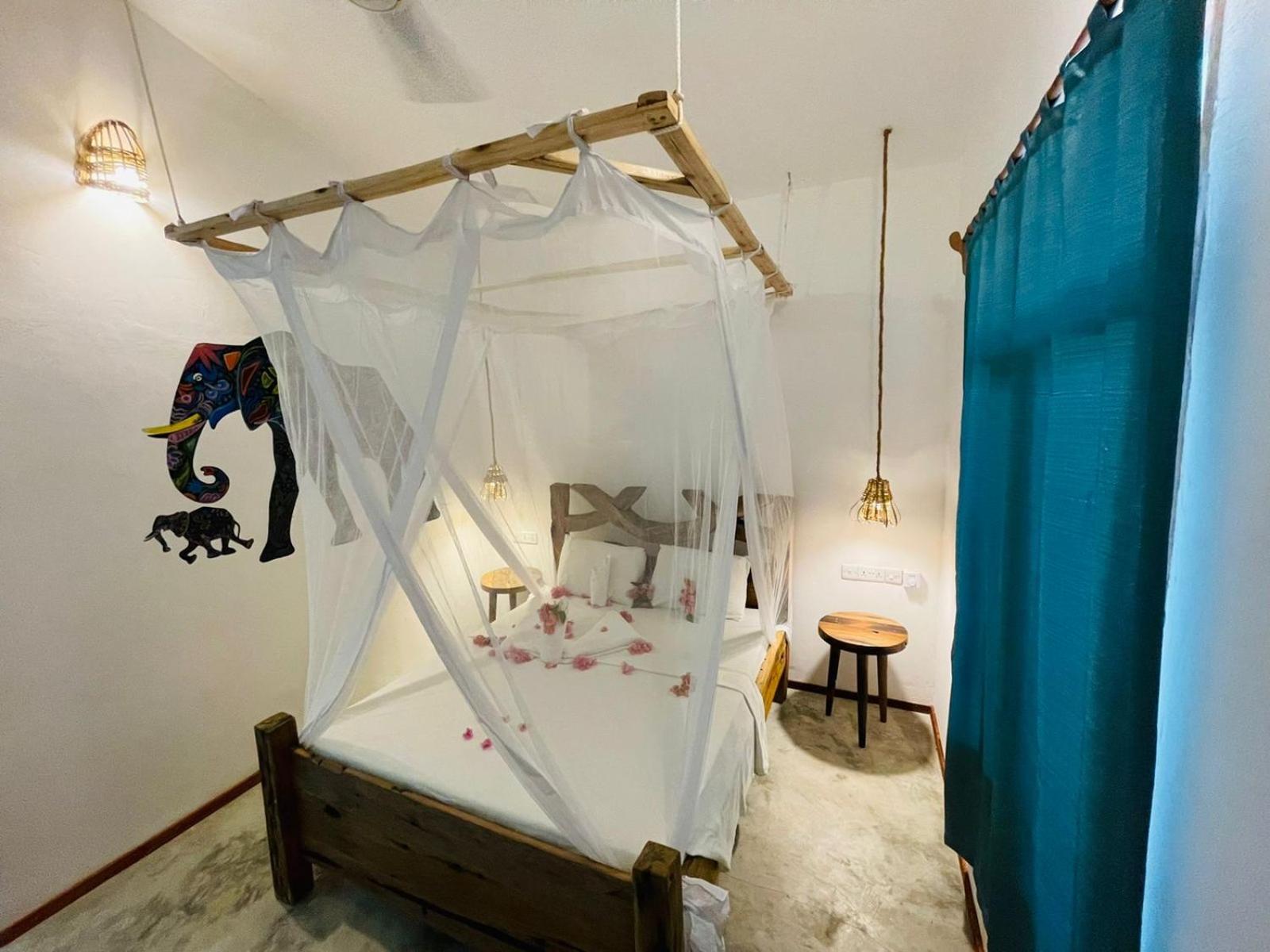 Deluxe Double Room - Photo 10