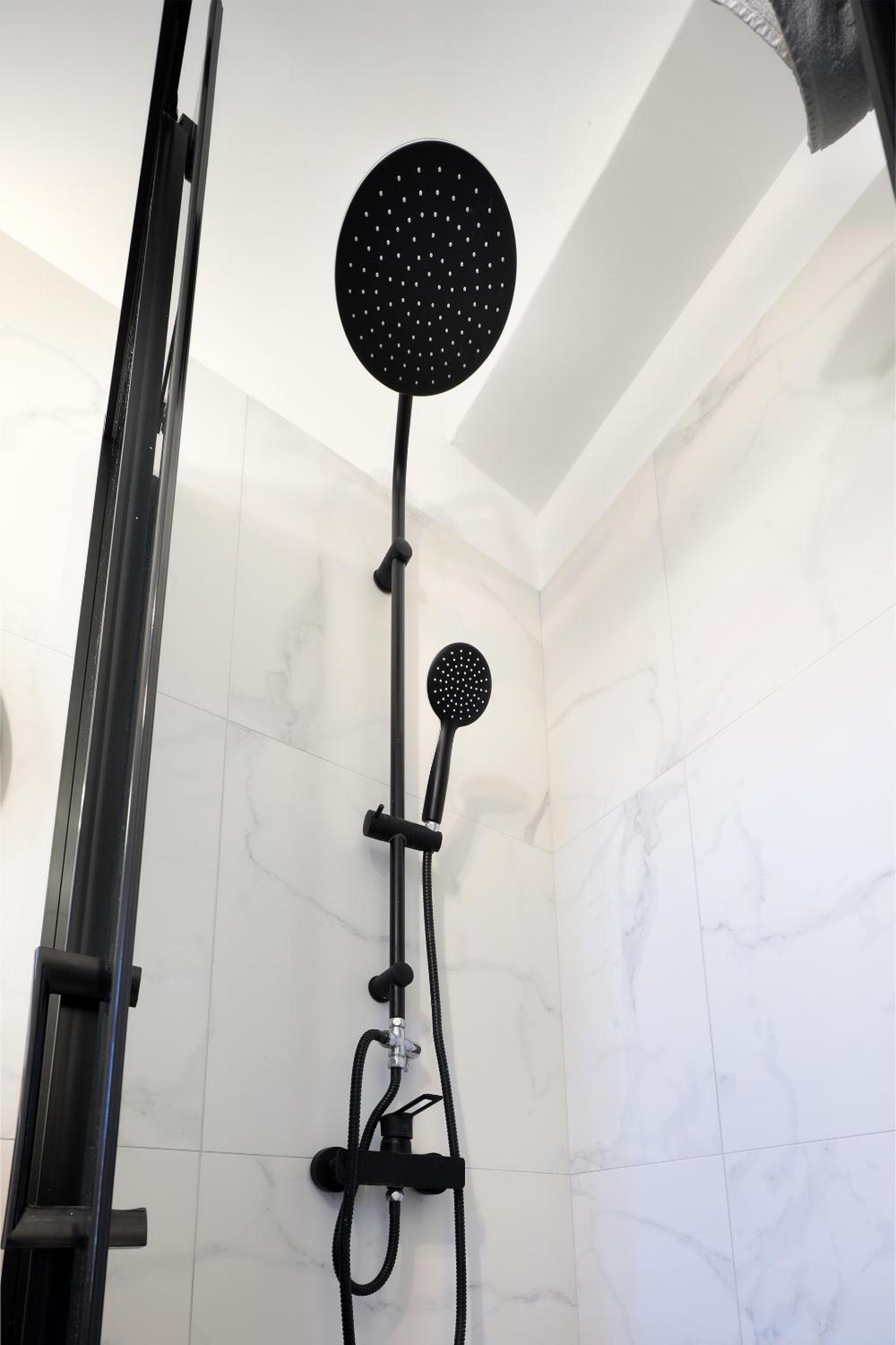 Studio - Photo 9