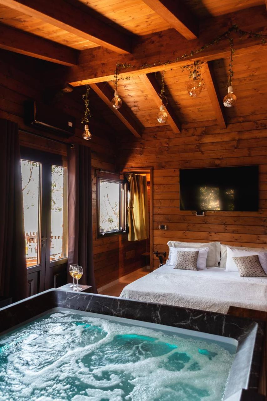 Suite with Spa Access - Photo 1