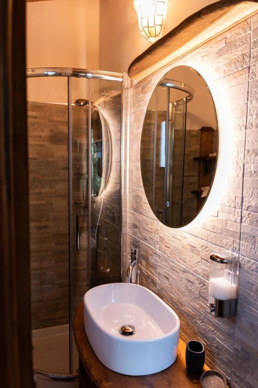 Suite with Spa Access - Photo 2
