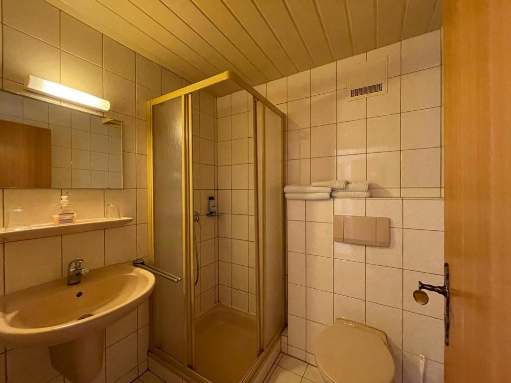 Triple Room with Private Bathroom photo 3