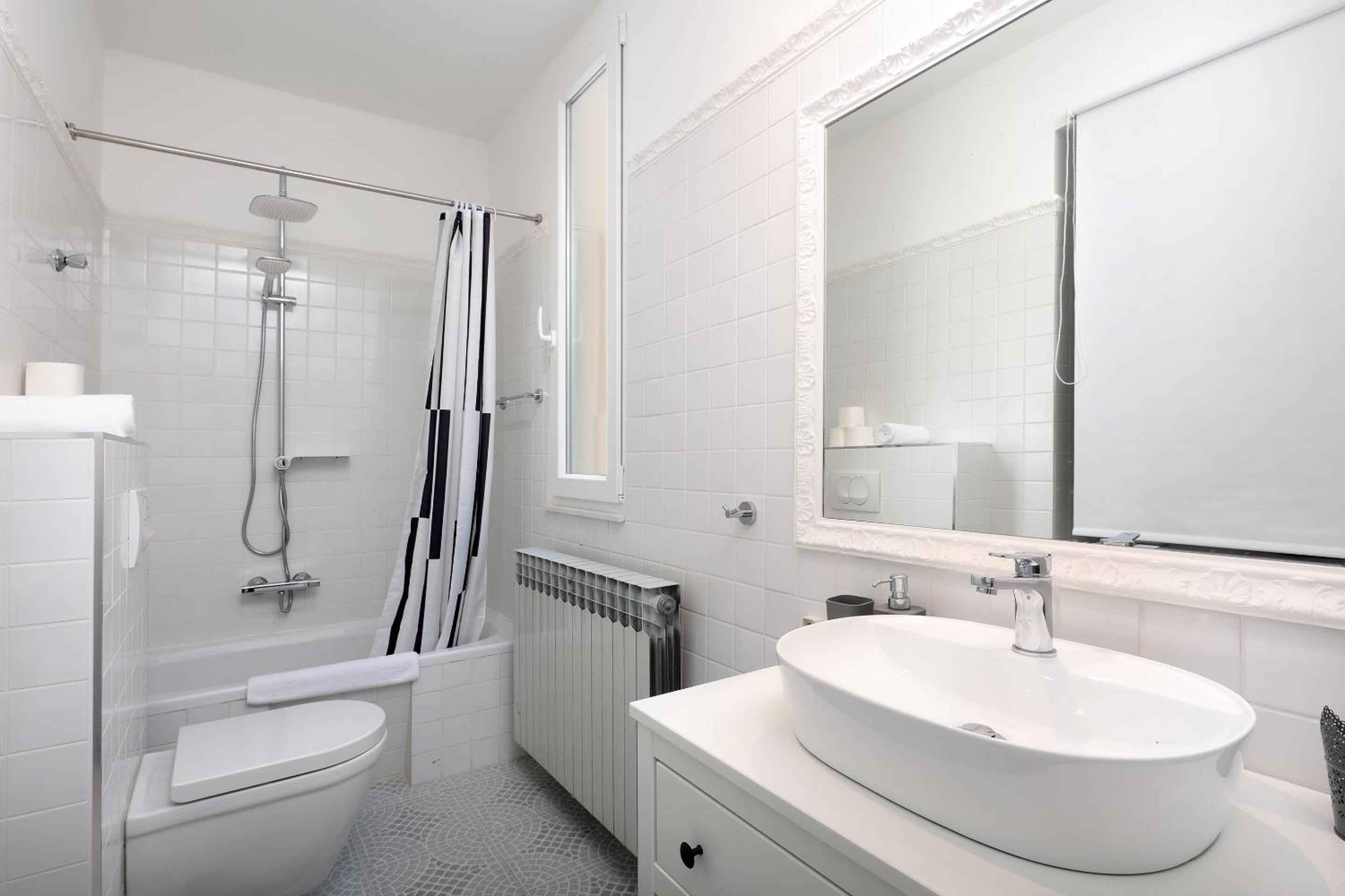 Two-Bedroom Apartment - Photo 9