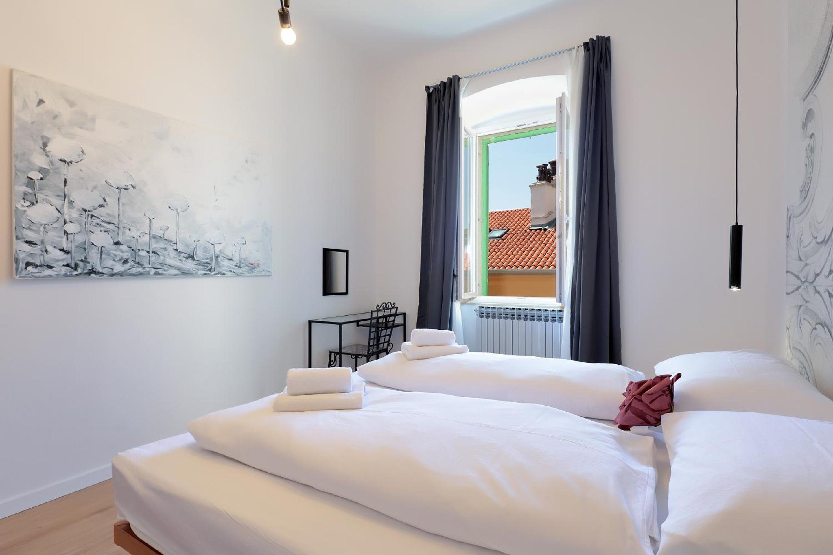 Two-Bedroom Apartment - Photo 3
