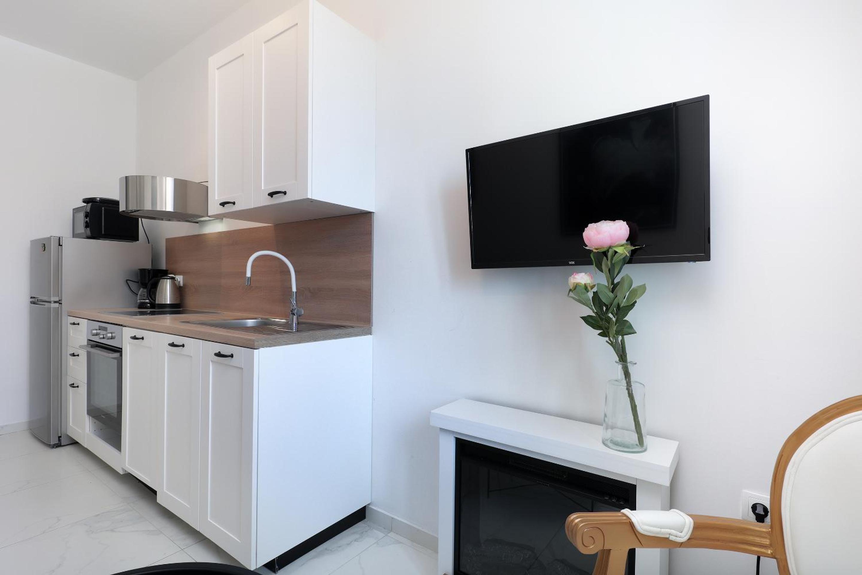 Two-Bedroom Apartment - Photo 19