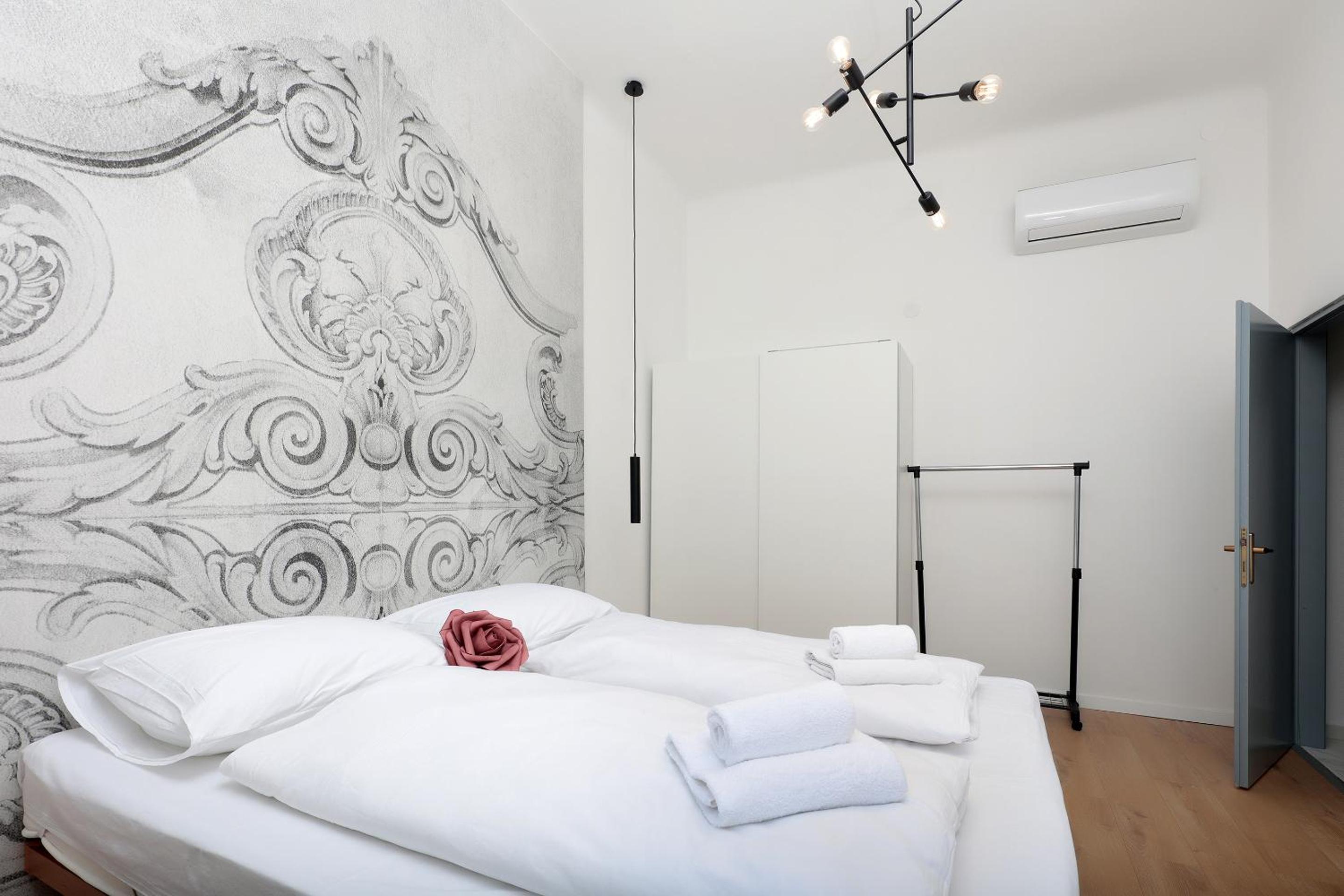 Two-Bedroom Apartment - Photo 2