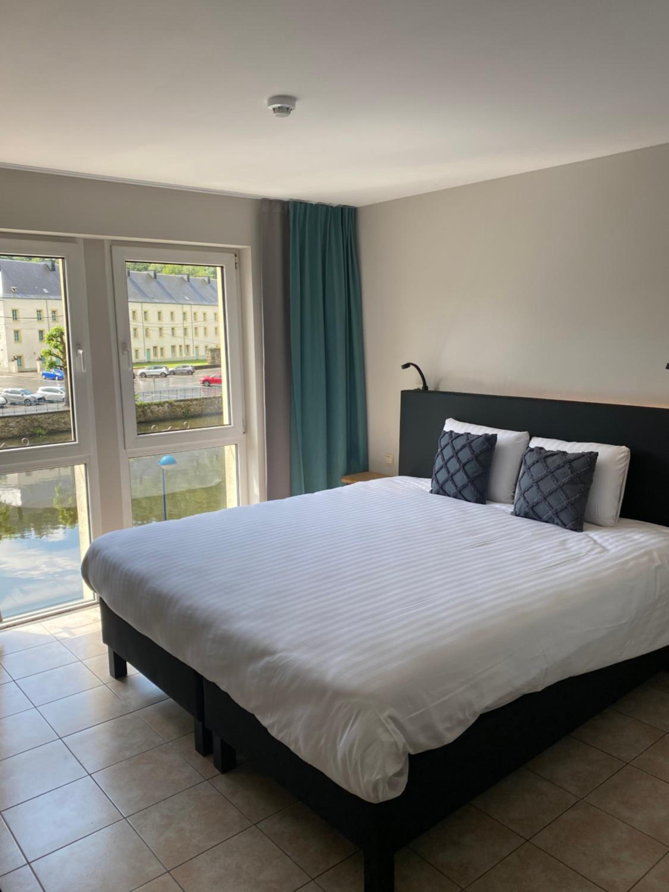 Double Room with River View - Photo 2