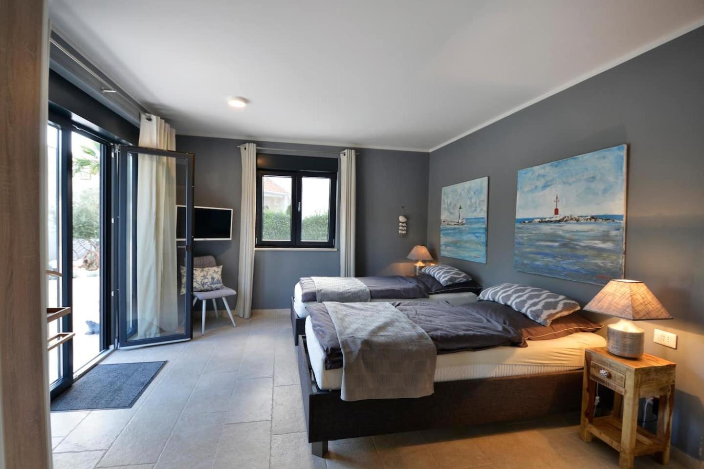 Villa photo 1
