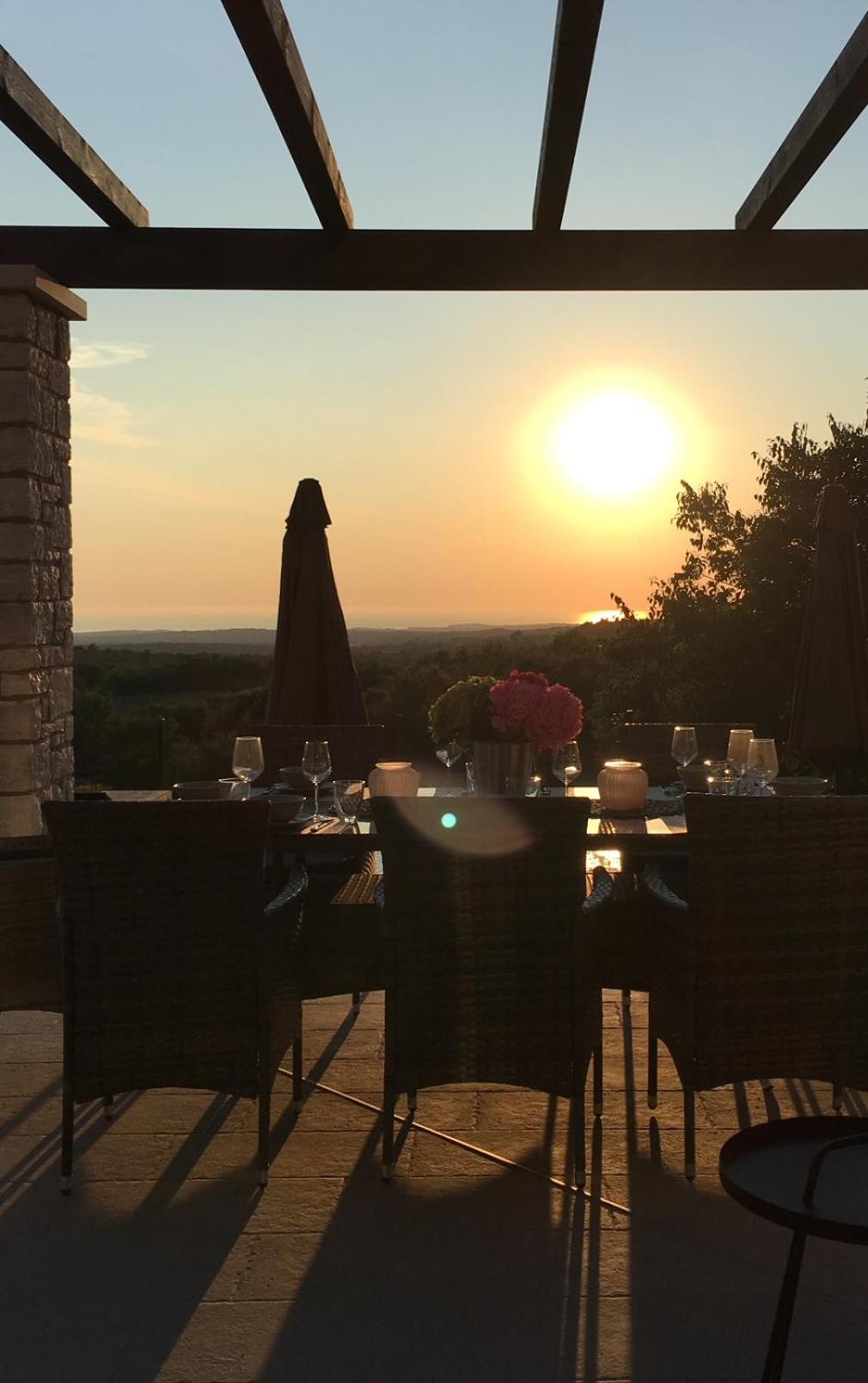Villa photo 2