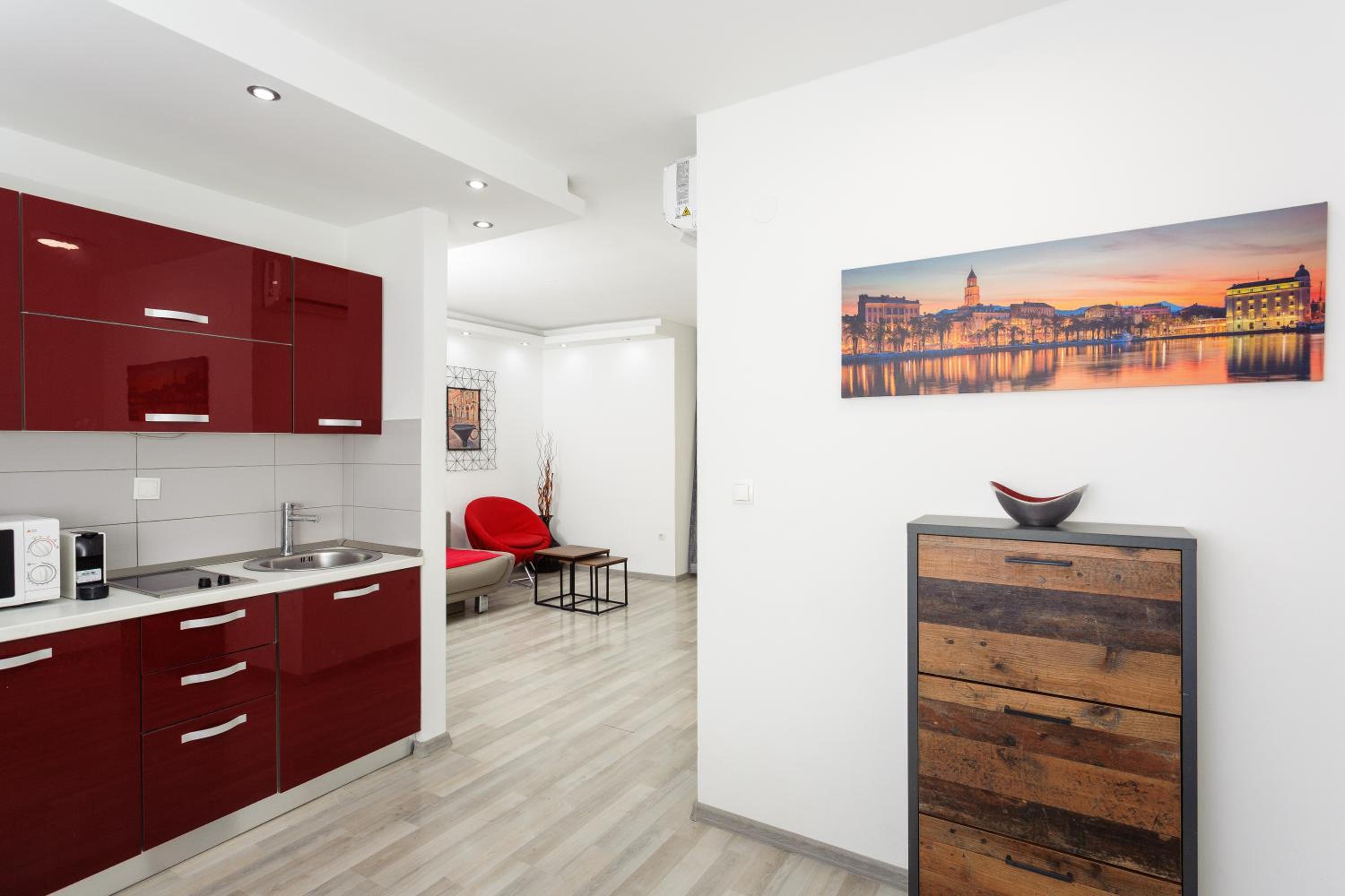 One-Bedroom Apartment with Balcony photo 2