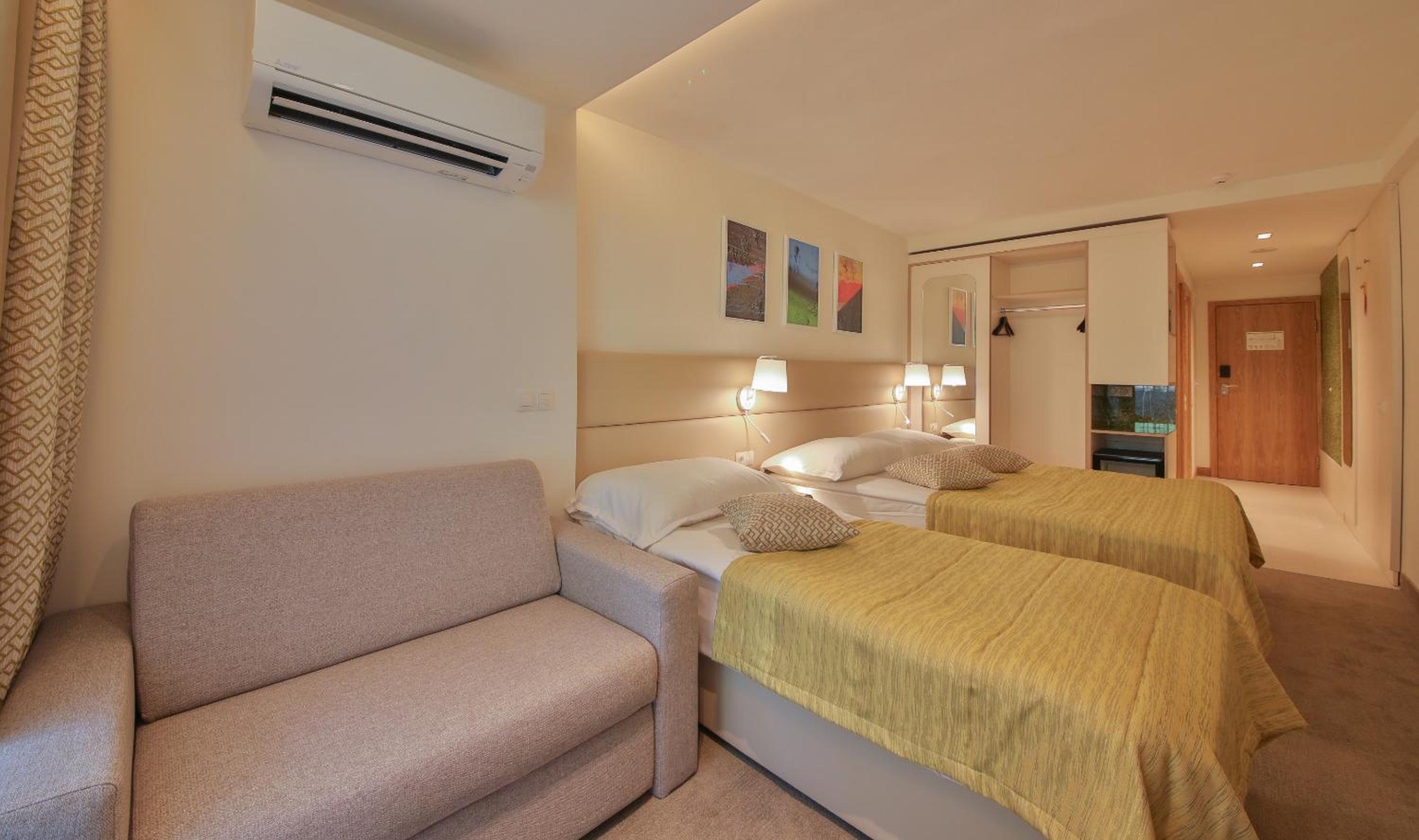 Deluxe Double or Twin Room with Free Aquapark Access photo 2