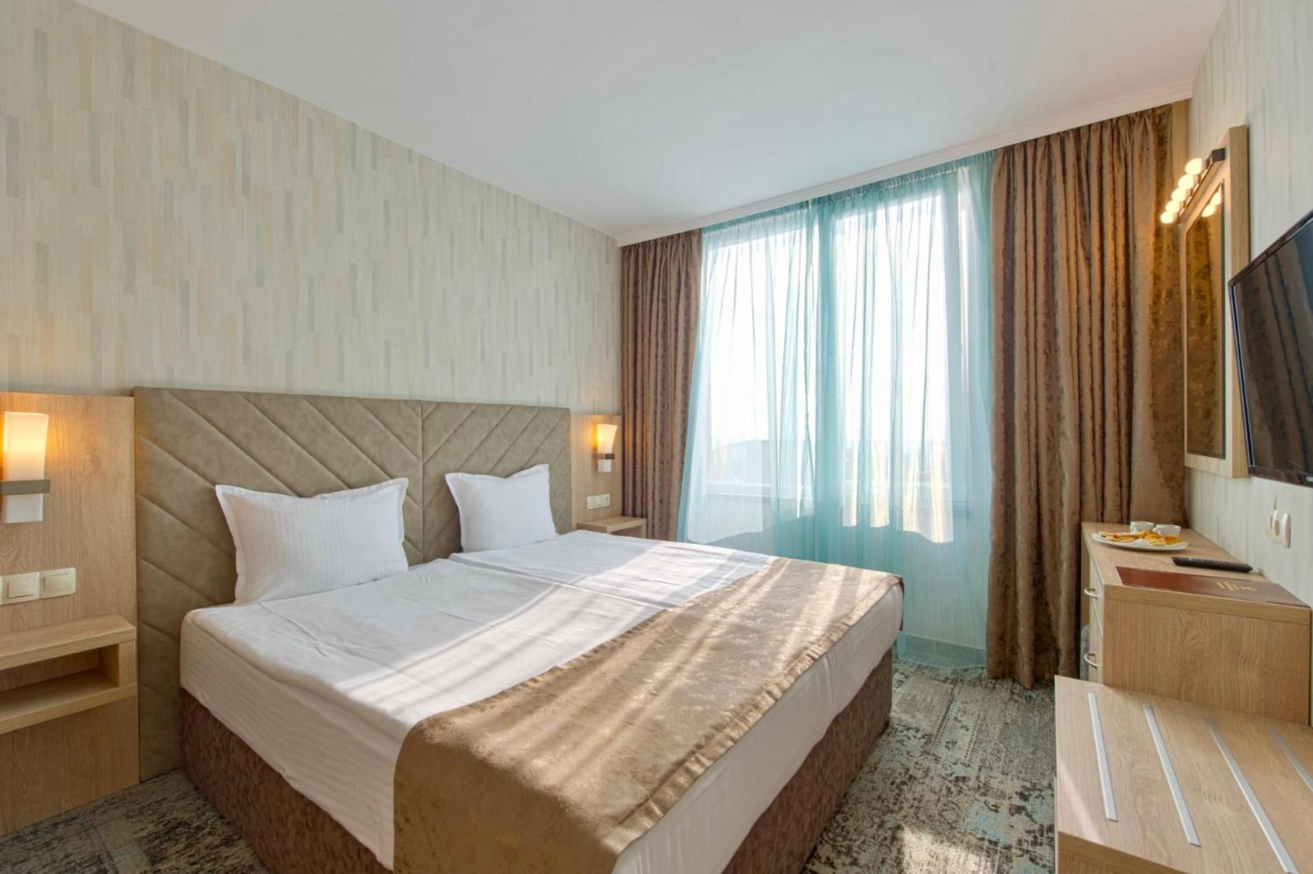 Double or Twin Room - Photo 1