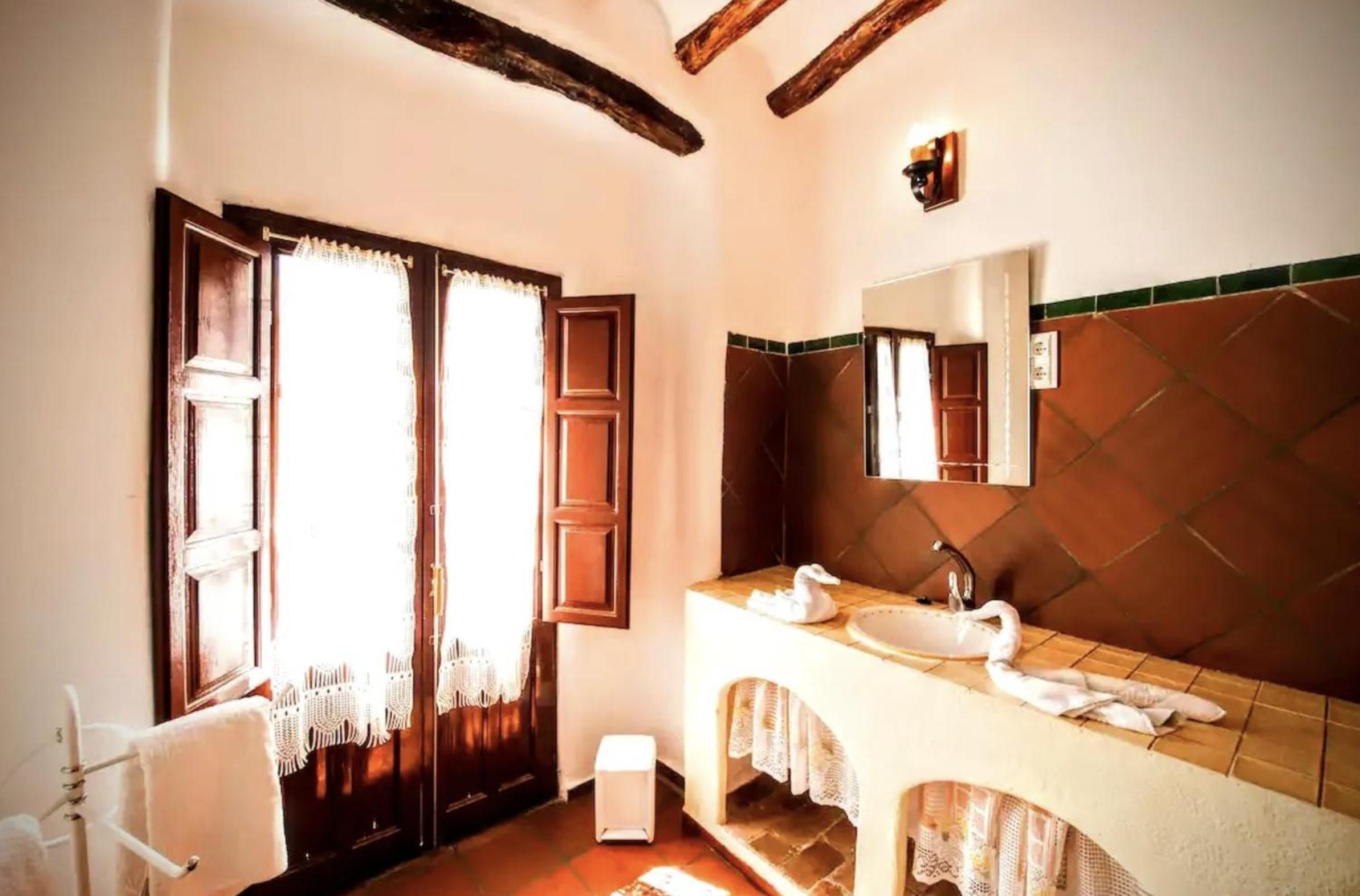 Double or Twin Room - Photo 3
