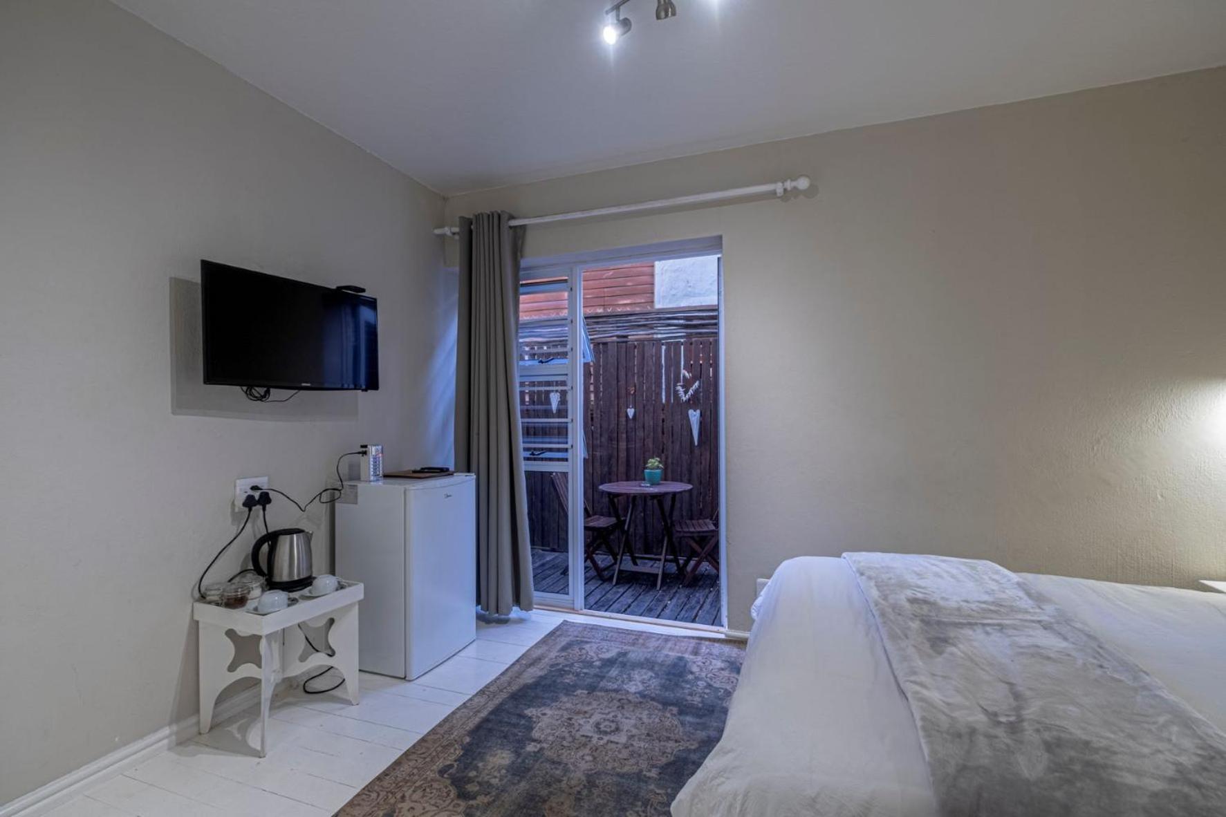  Double Room - Photo 4