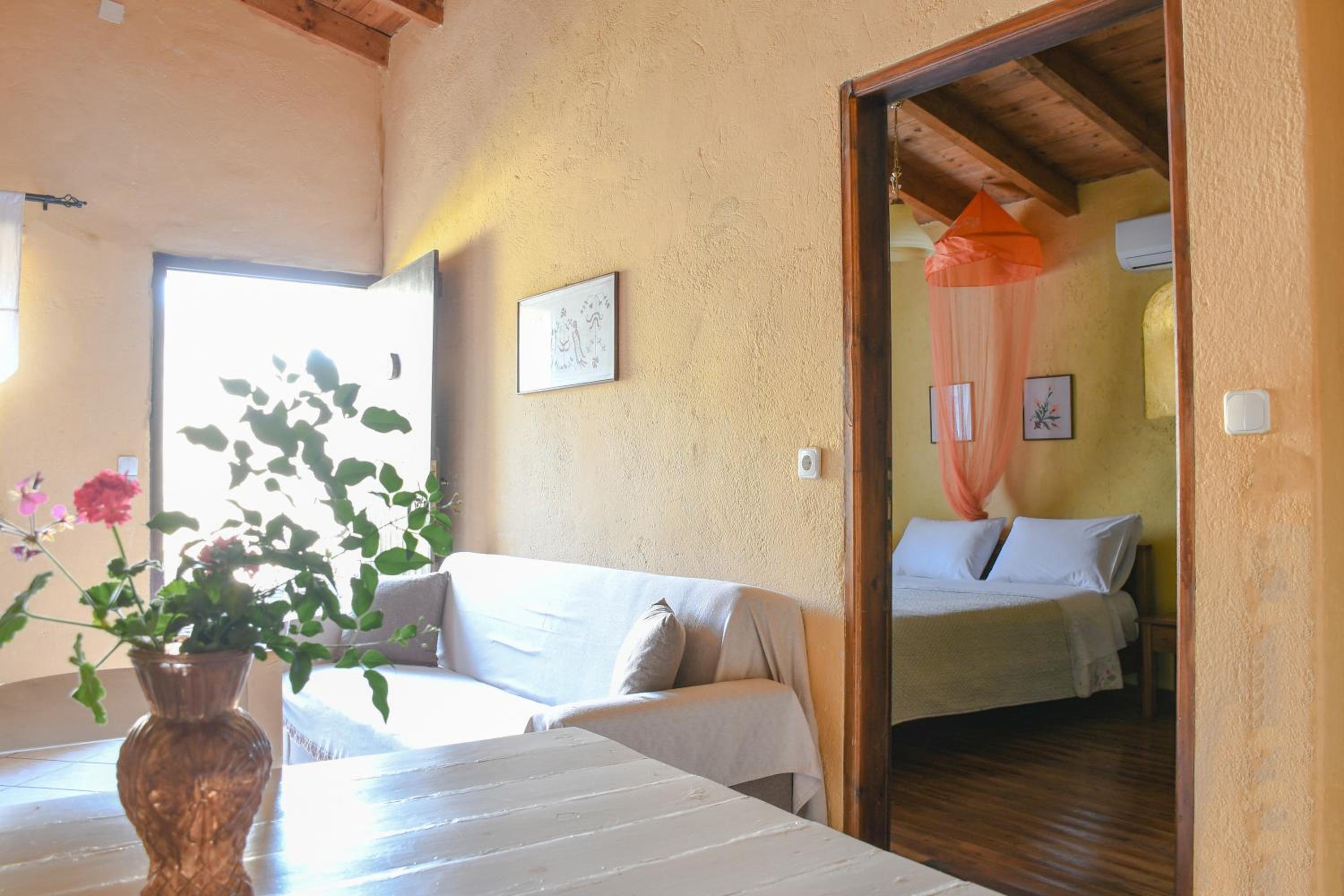 One-Bedroom House Lito