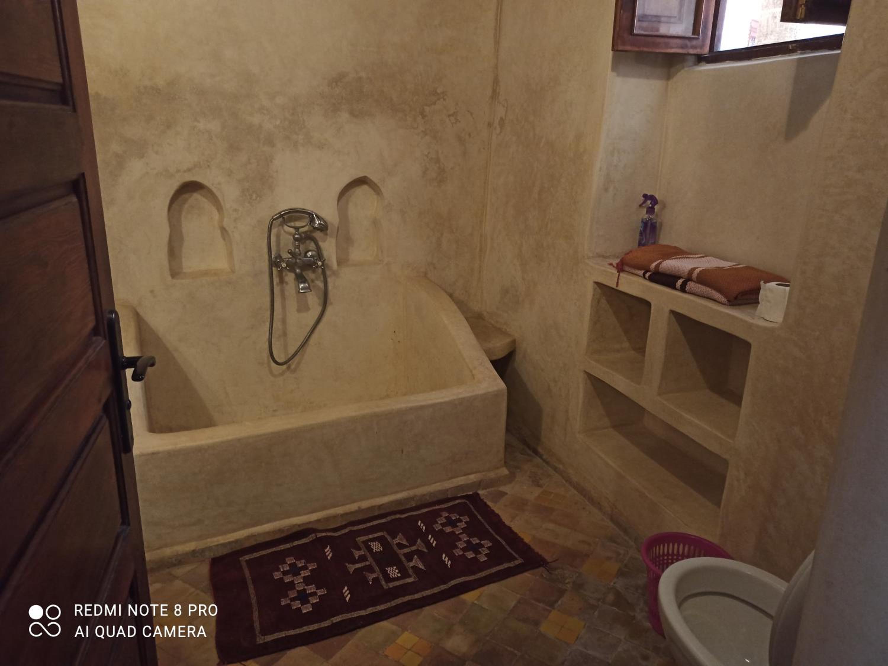 Quadruple Room with Bath - Photo 7