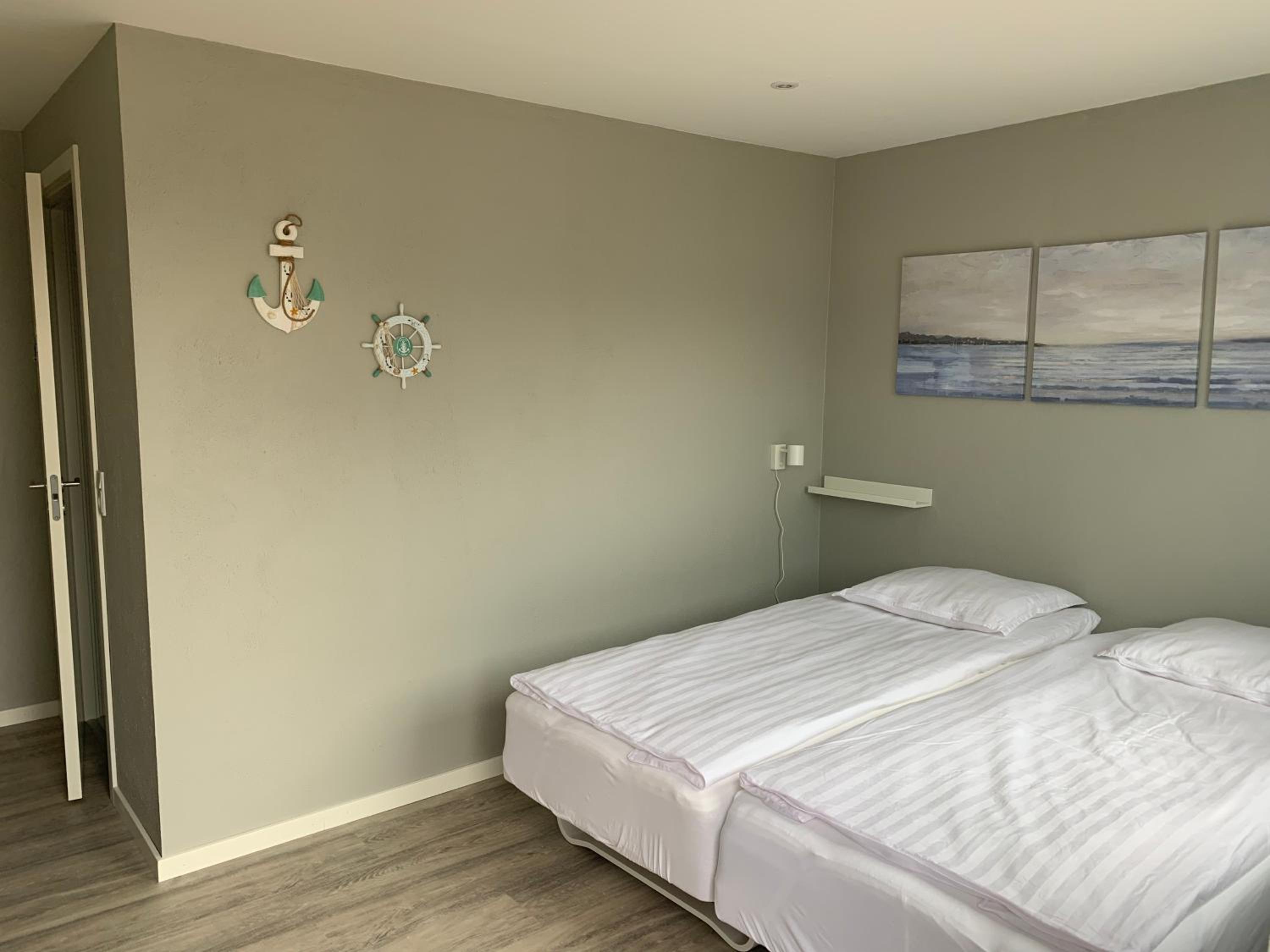 Deluxe Double Room with Shower - Photo 1