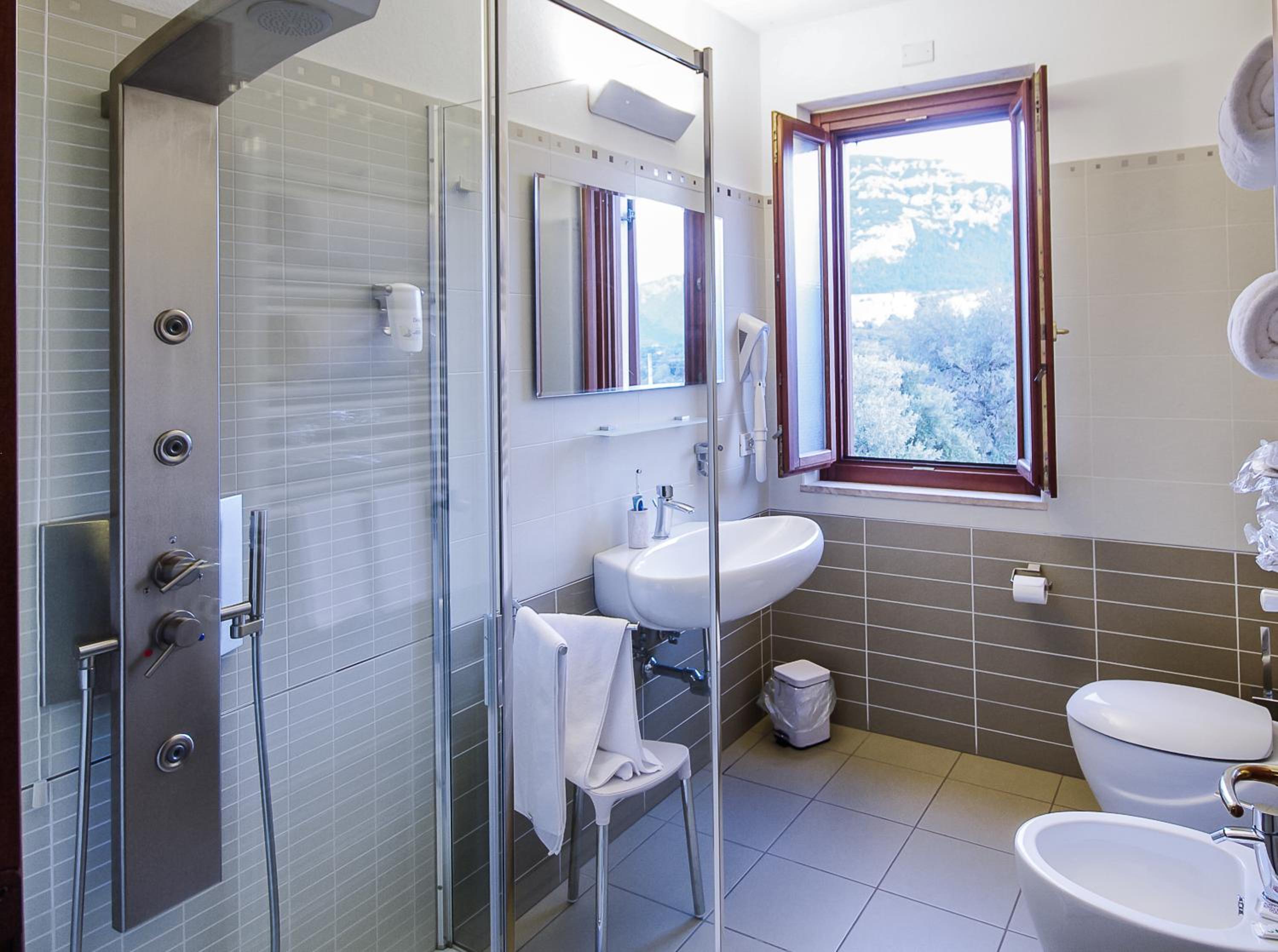 Suite - Photo 2