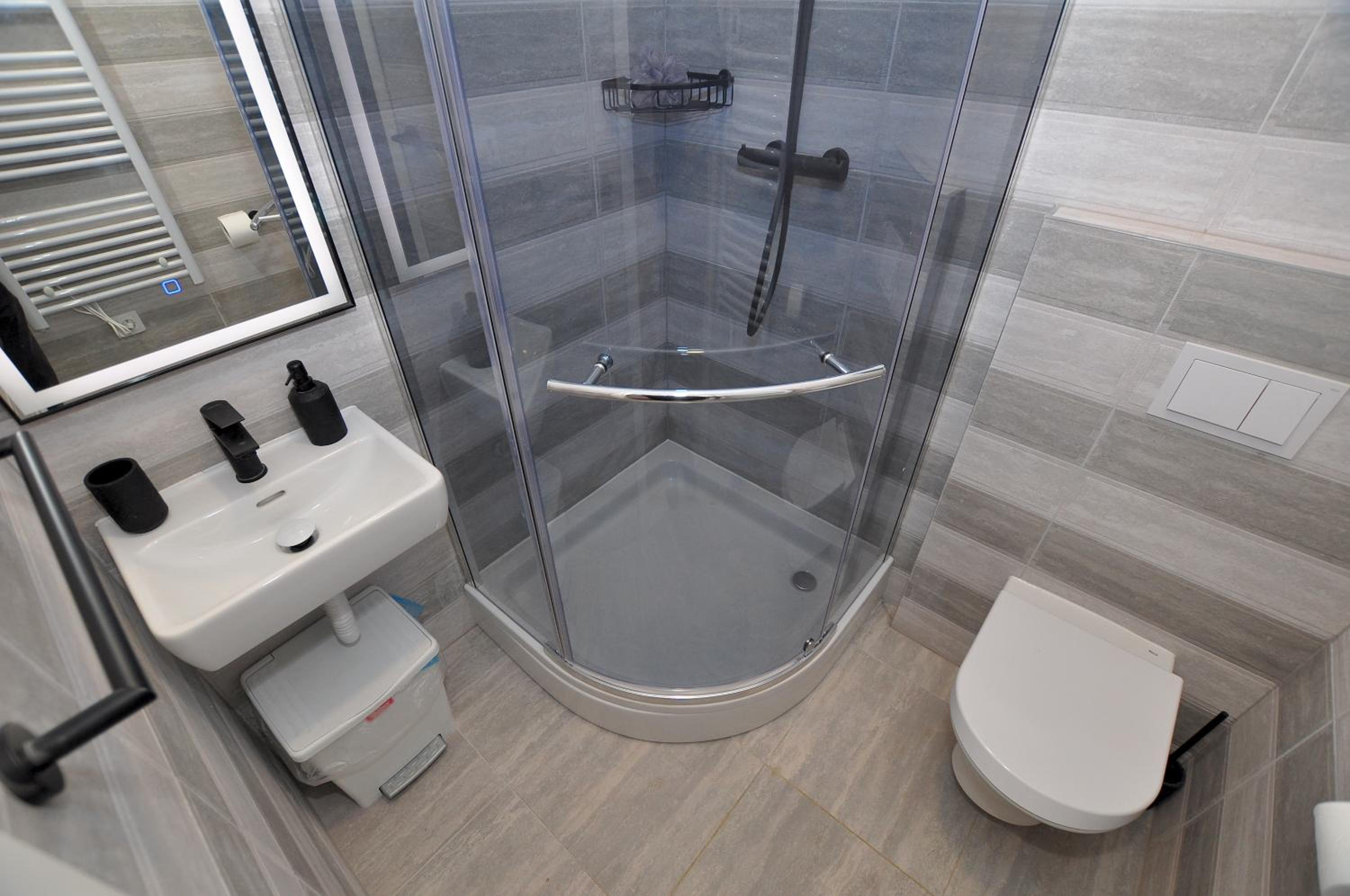 One-Bedroom Apartment - Photo 7