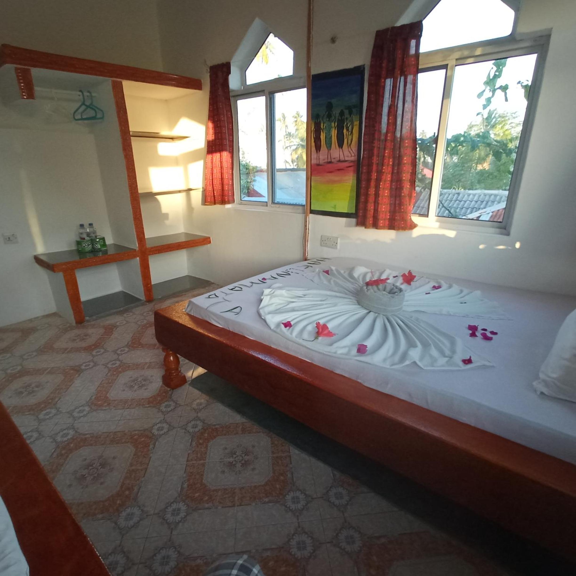 Twin Room with Private External Bathroom - Photo 1