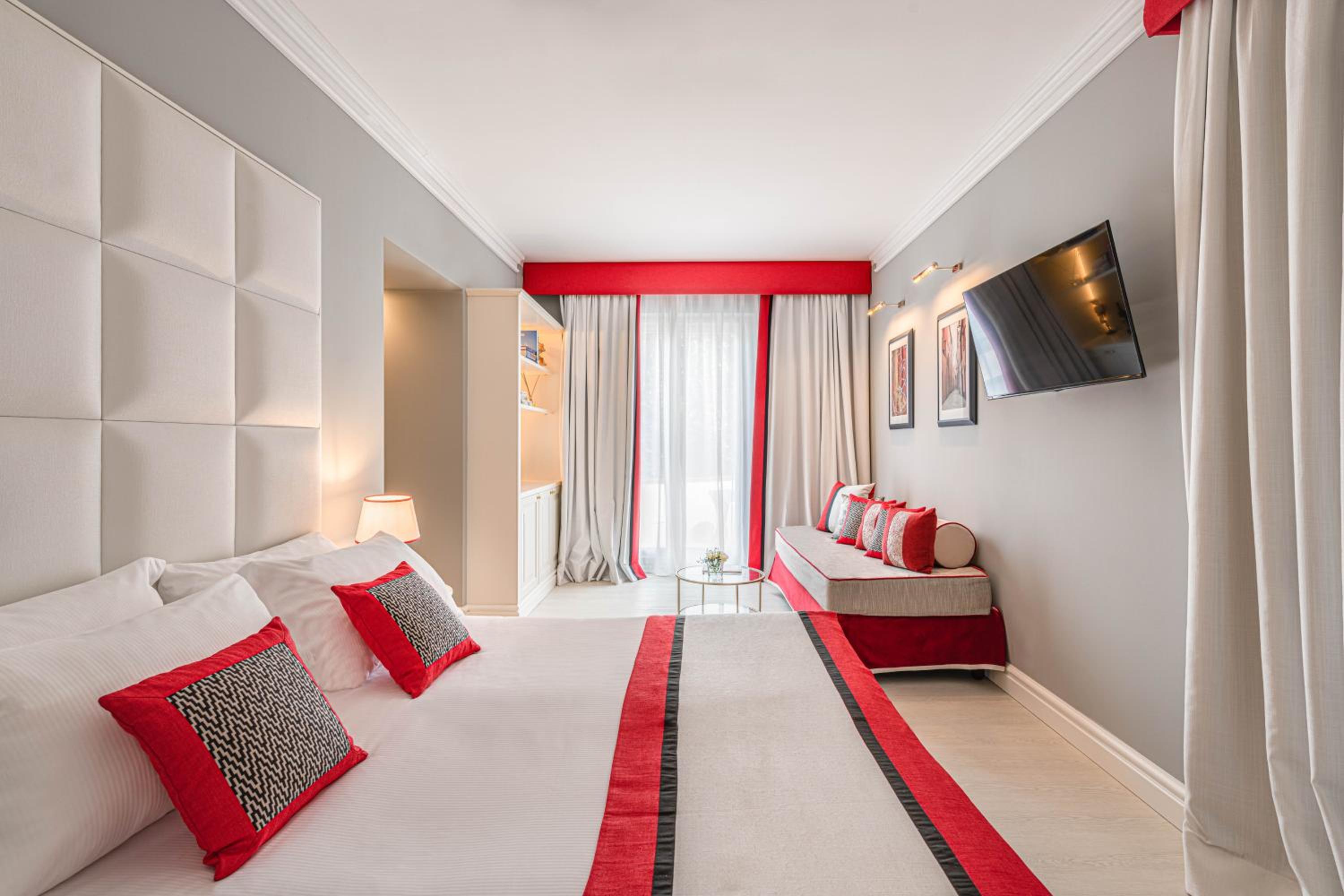 Junior Suite Deluxe with Private Garden - Photo 18