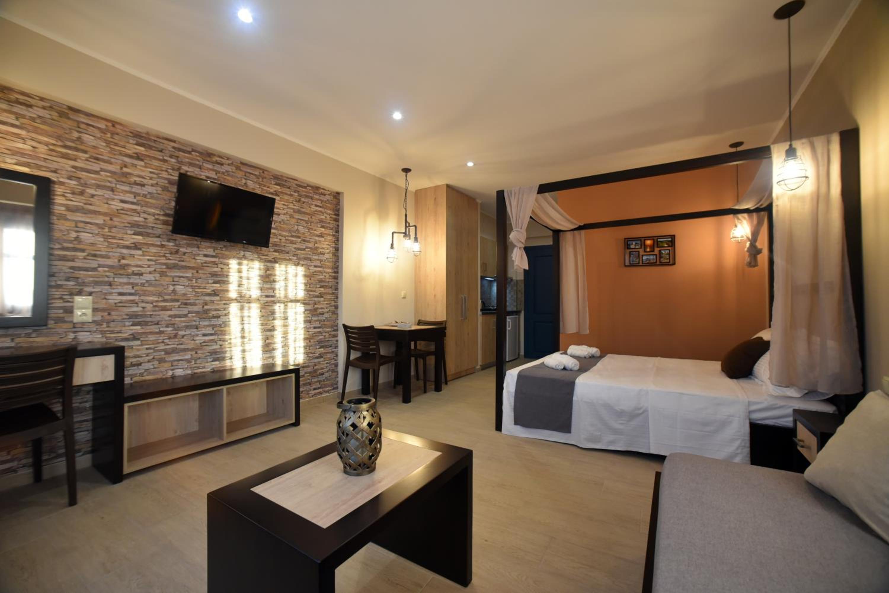 Apartment - Ground Floor photo 2
