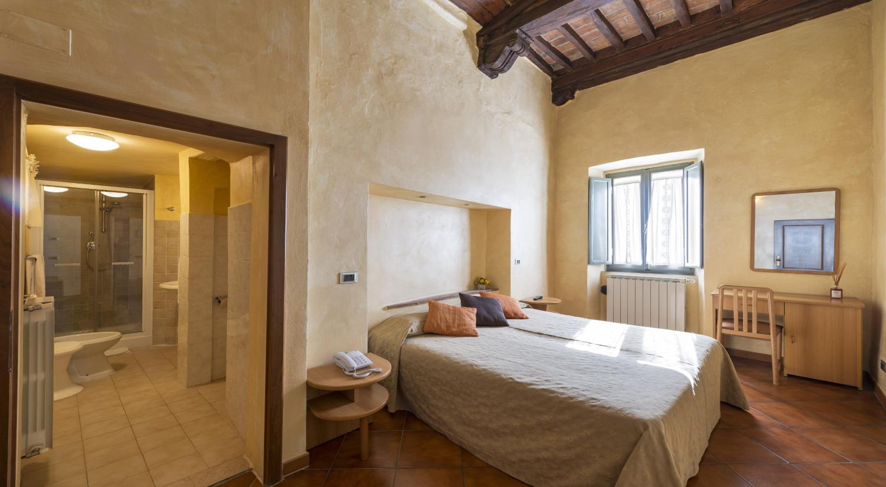 Standard Double or Twin Room - Photo 4