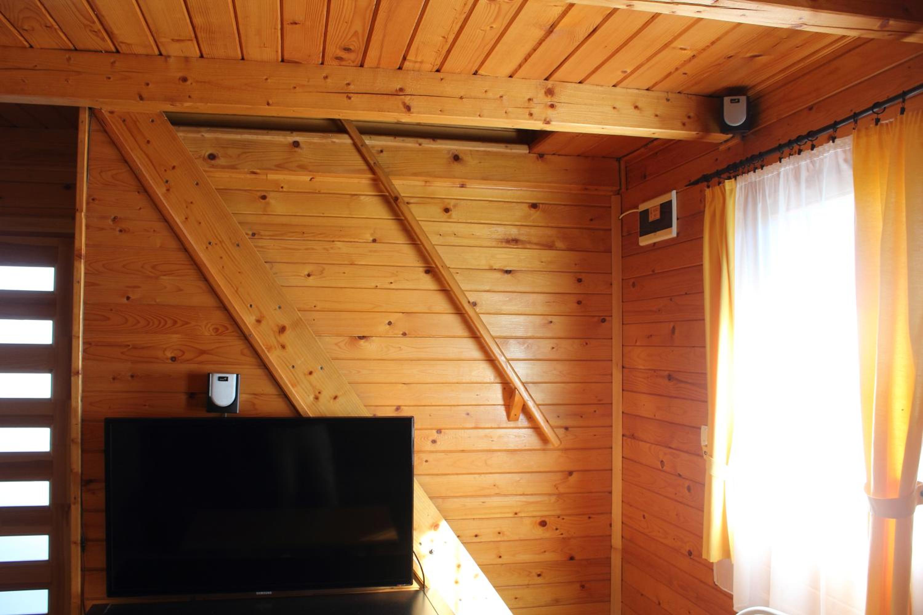Superior Bungalow photo 1