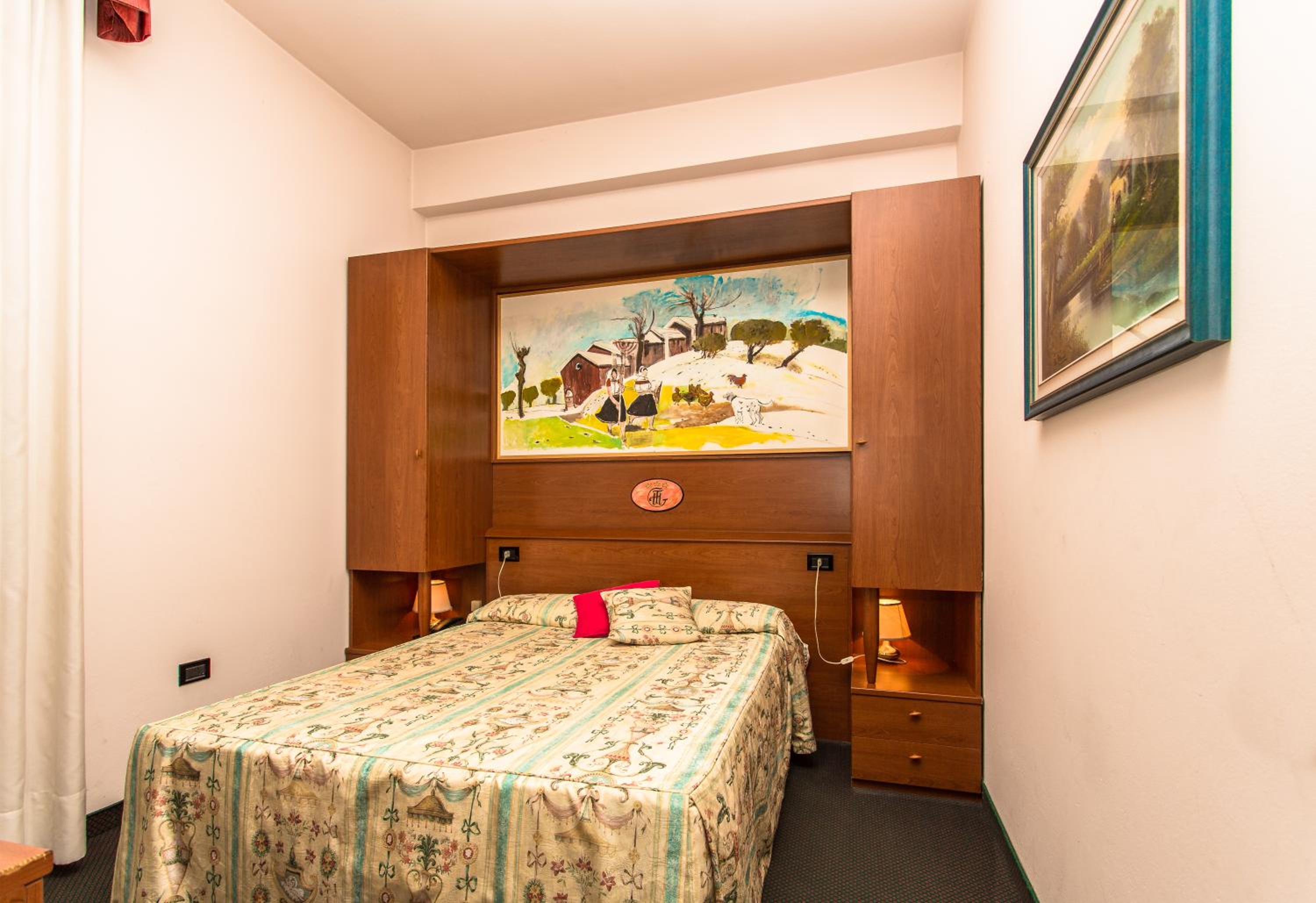 Economy Double Room photo 2