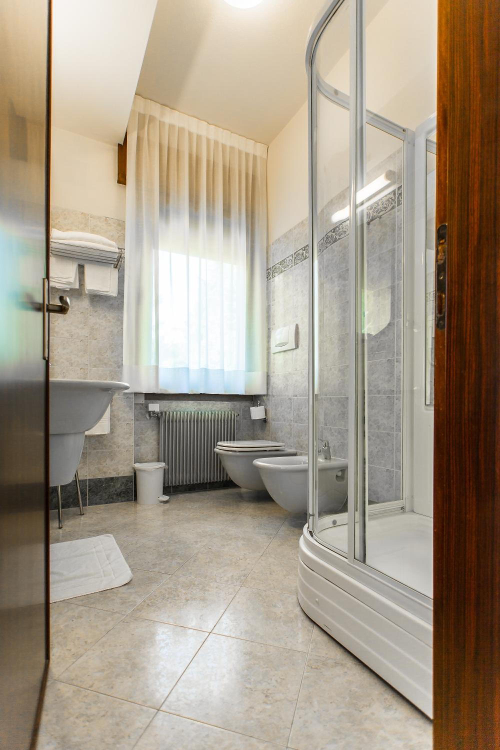 Classic Double or Twin Room - Photo 4