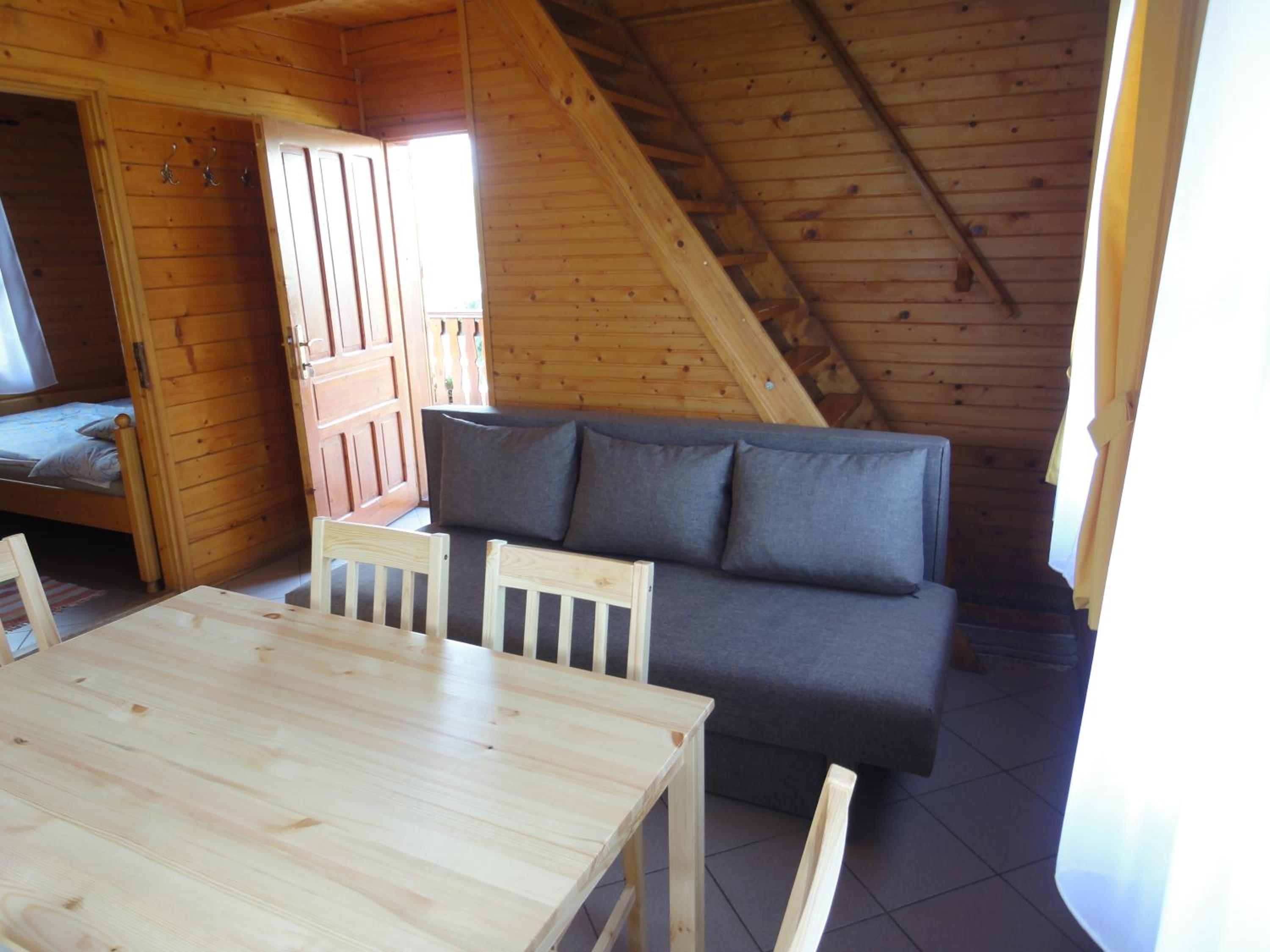 Three-Bedroom Bungalow with Terrace photo 1