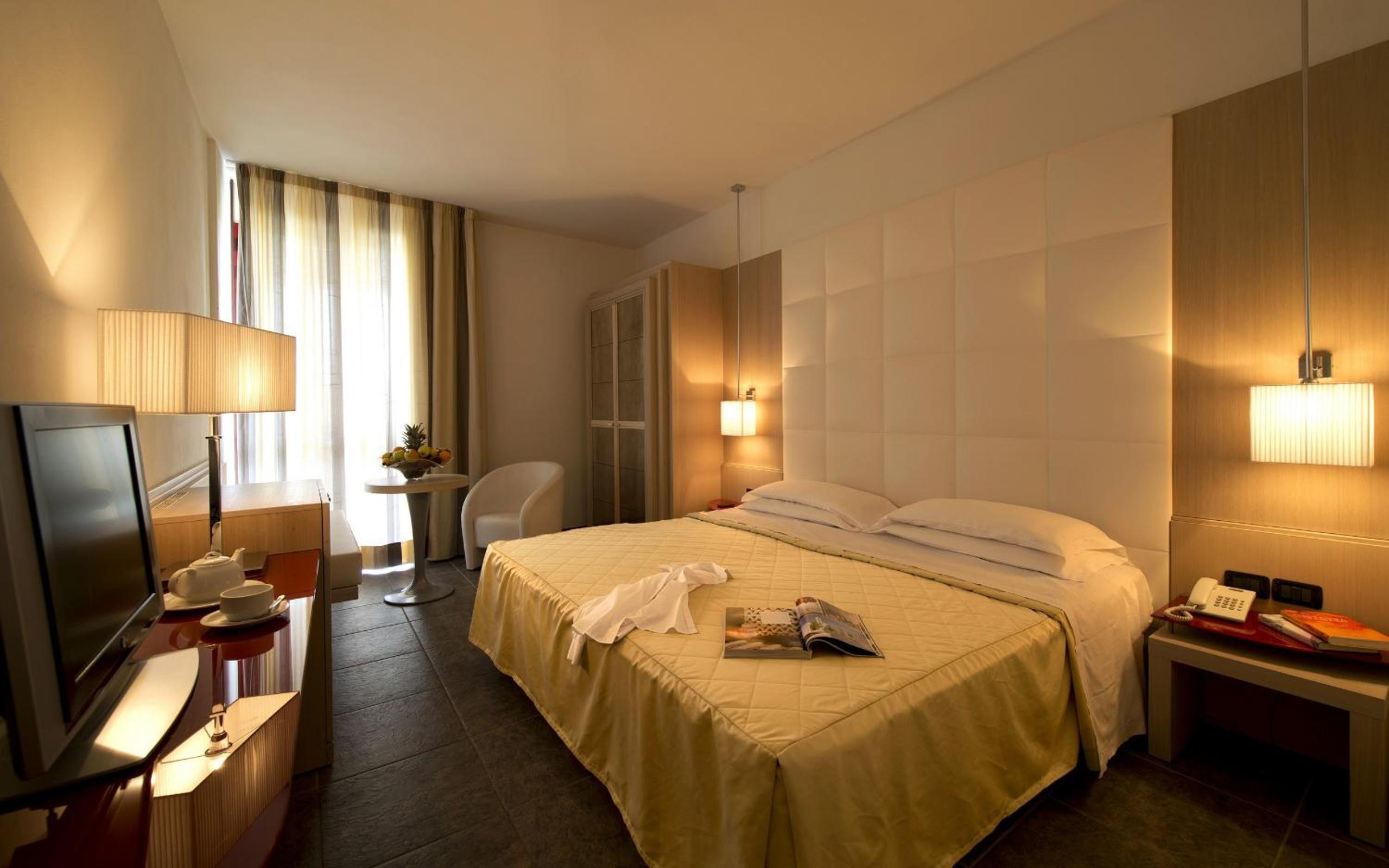 Double or Twin Room - Photo 2