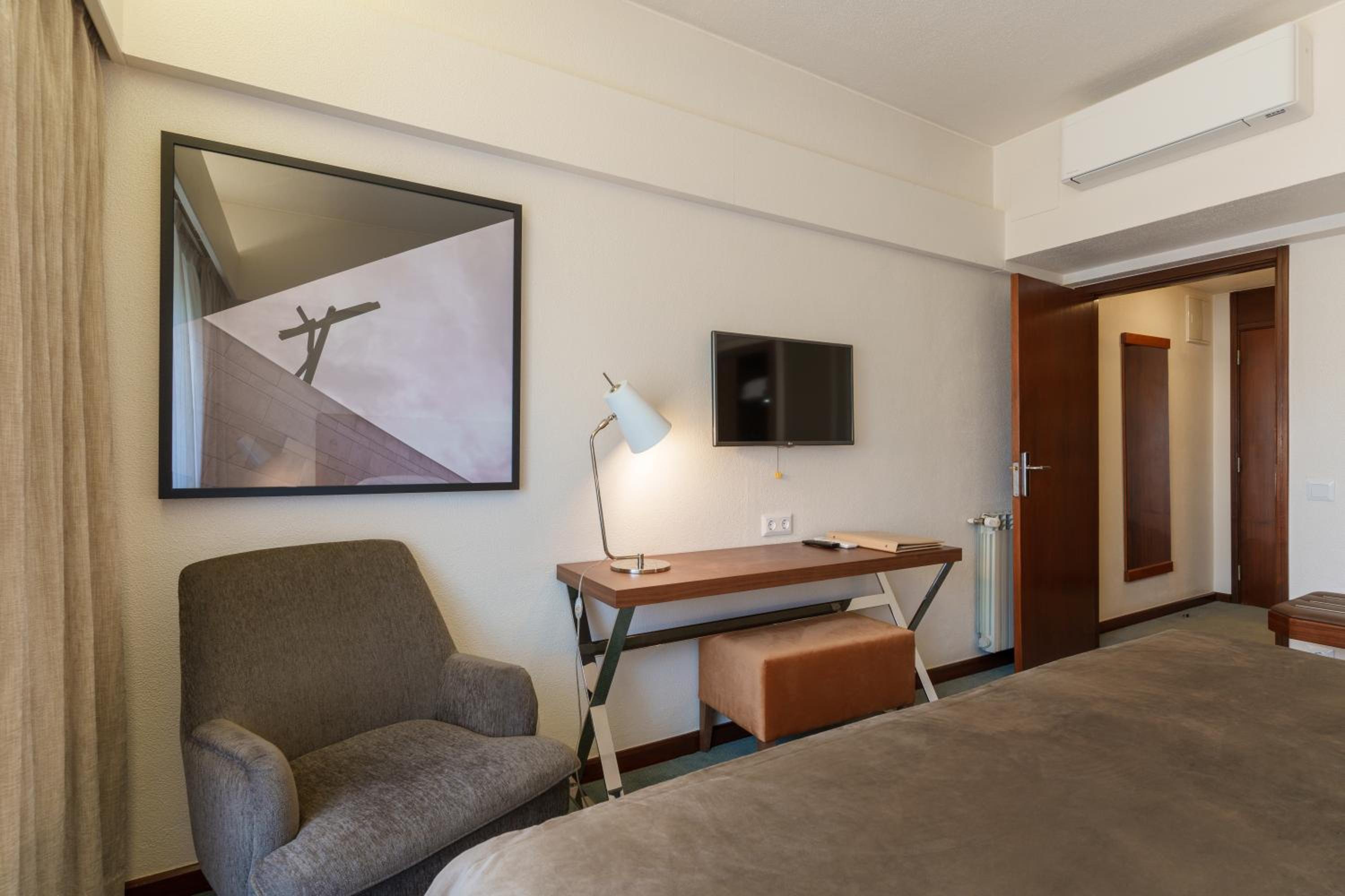Classic Twin Room - Photo 7