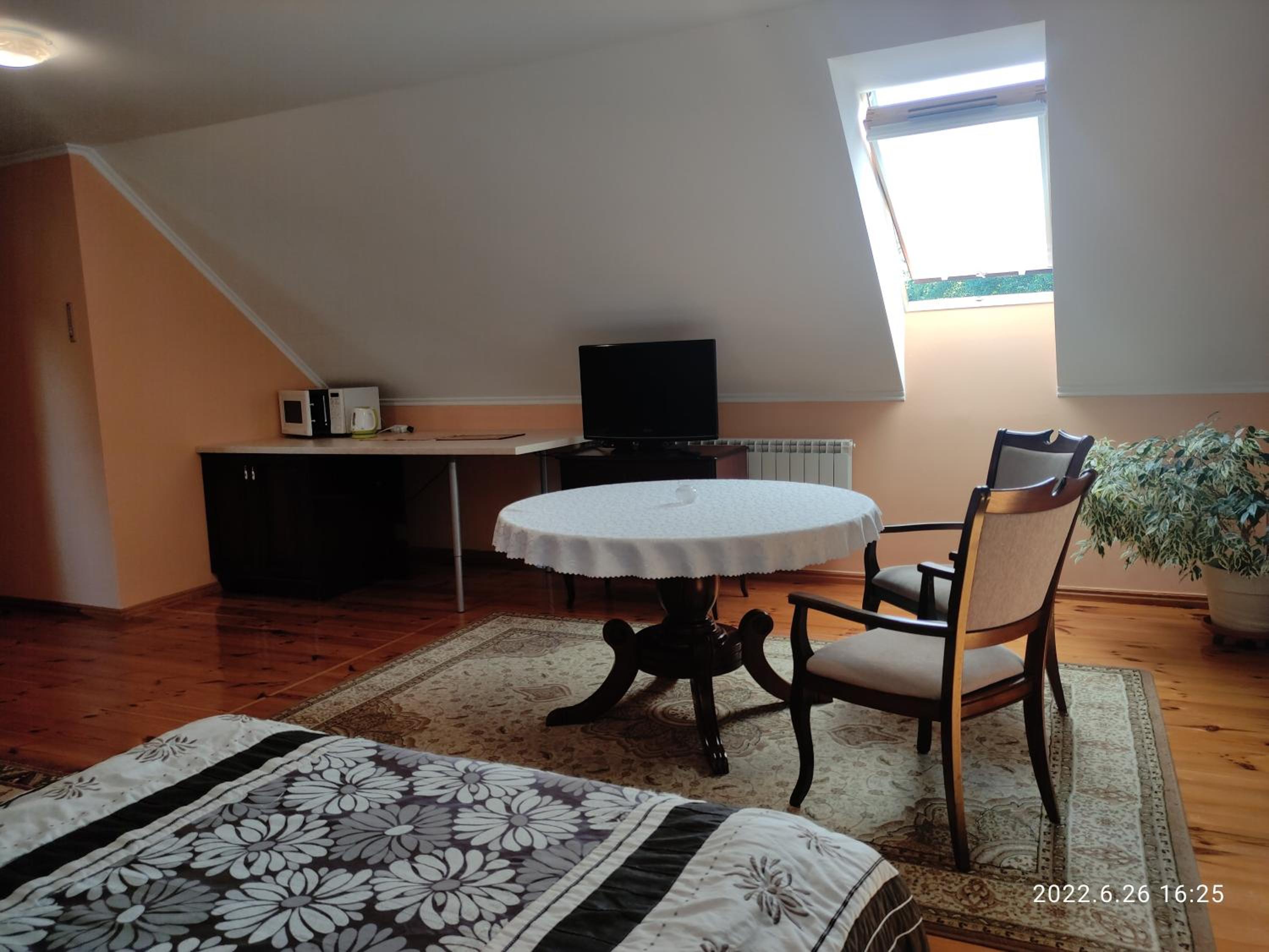 Quadruple Room with Balcony - Photo 2