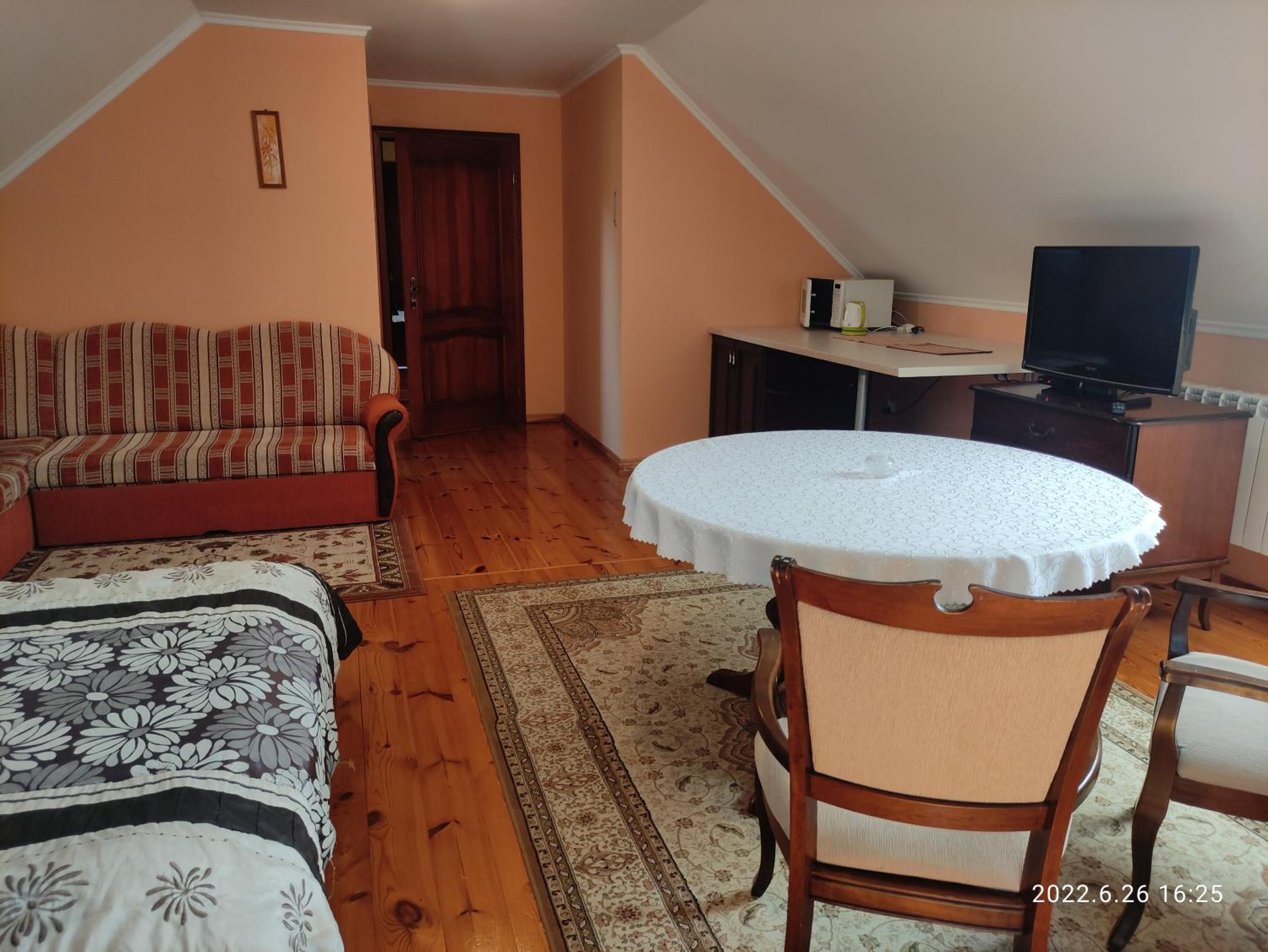 Quadruple Room with Balcony - Photo 5