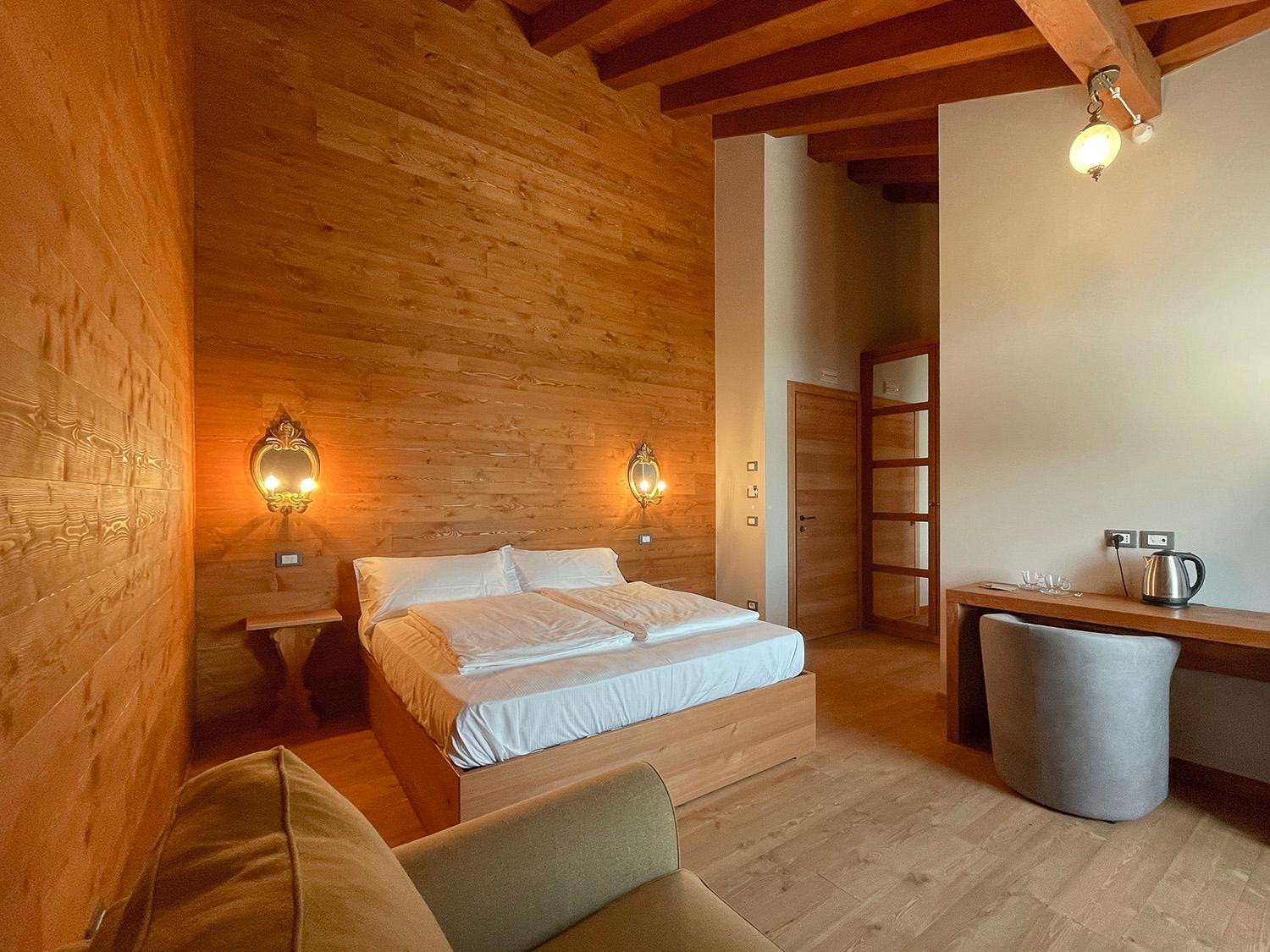 Deluxe Double Room with Balcony photo 1
