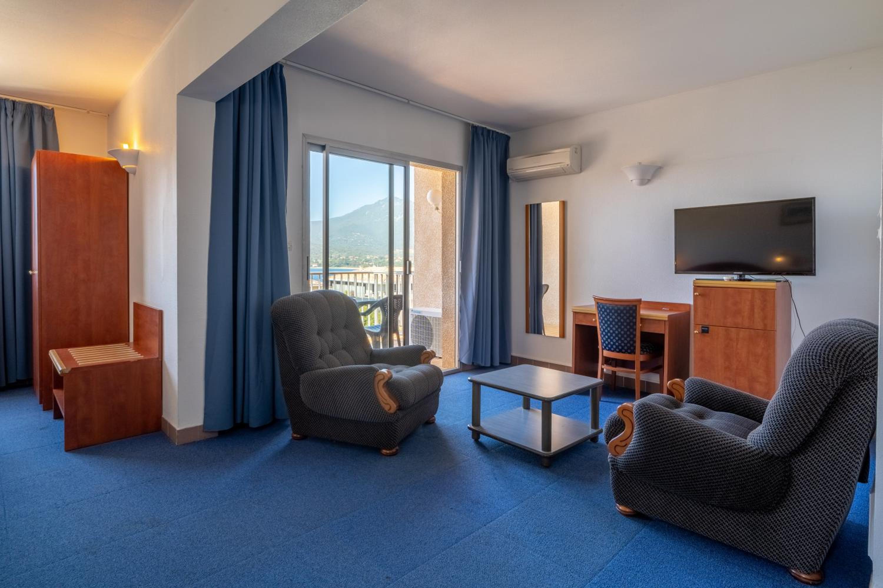 Quadruple Room with Sea View photo 3