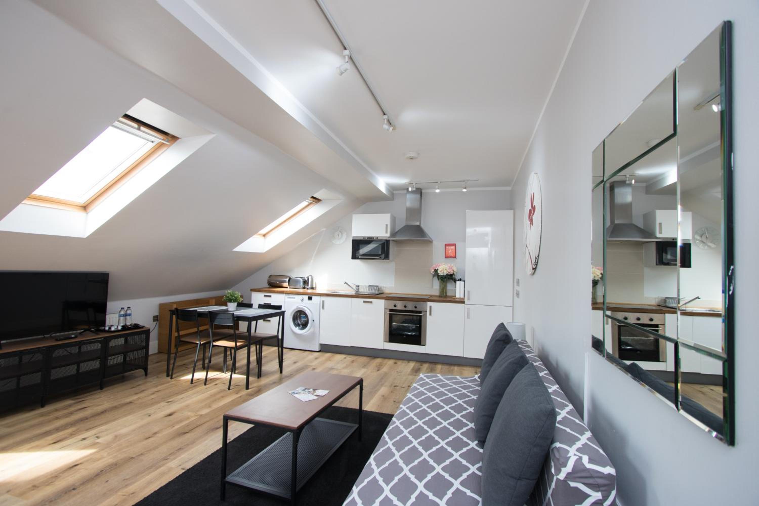 Deluxe Apartment