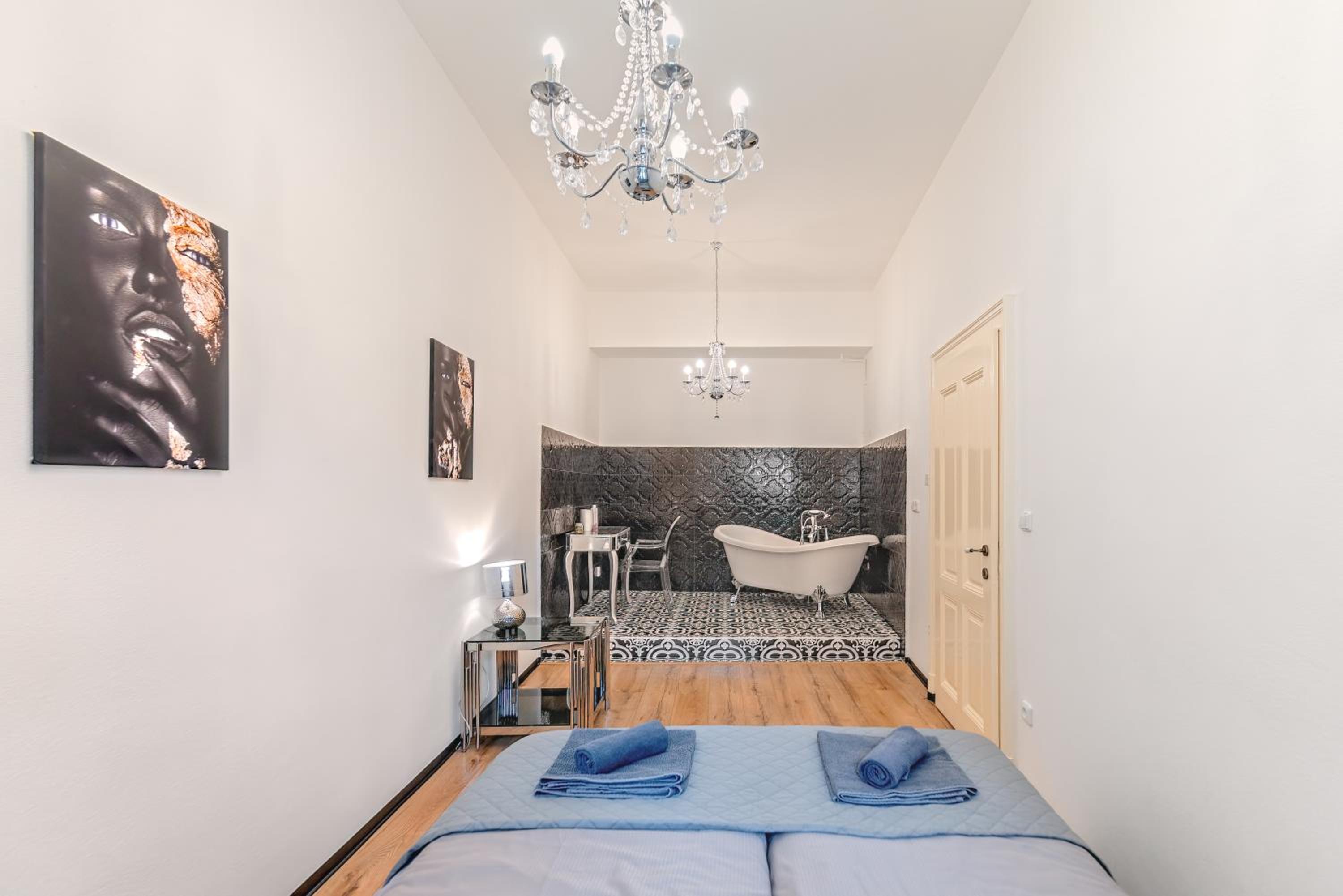 King Room with Spa Bath photo 2
