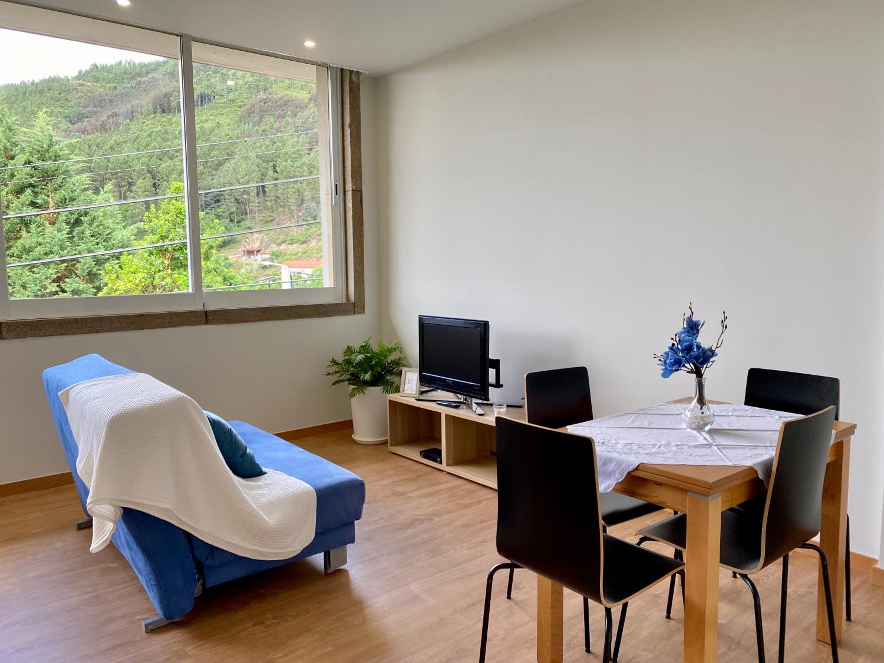 One-Bedroom Apartment photo 1