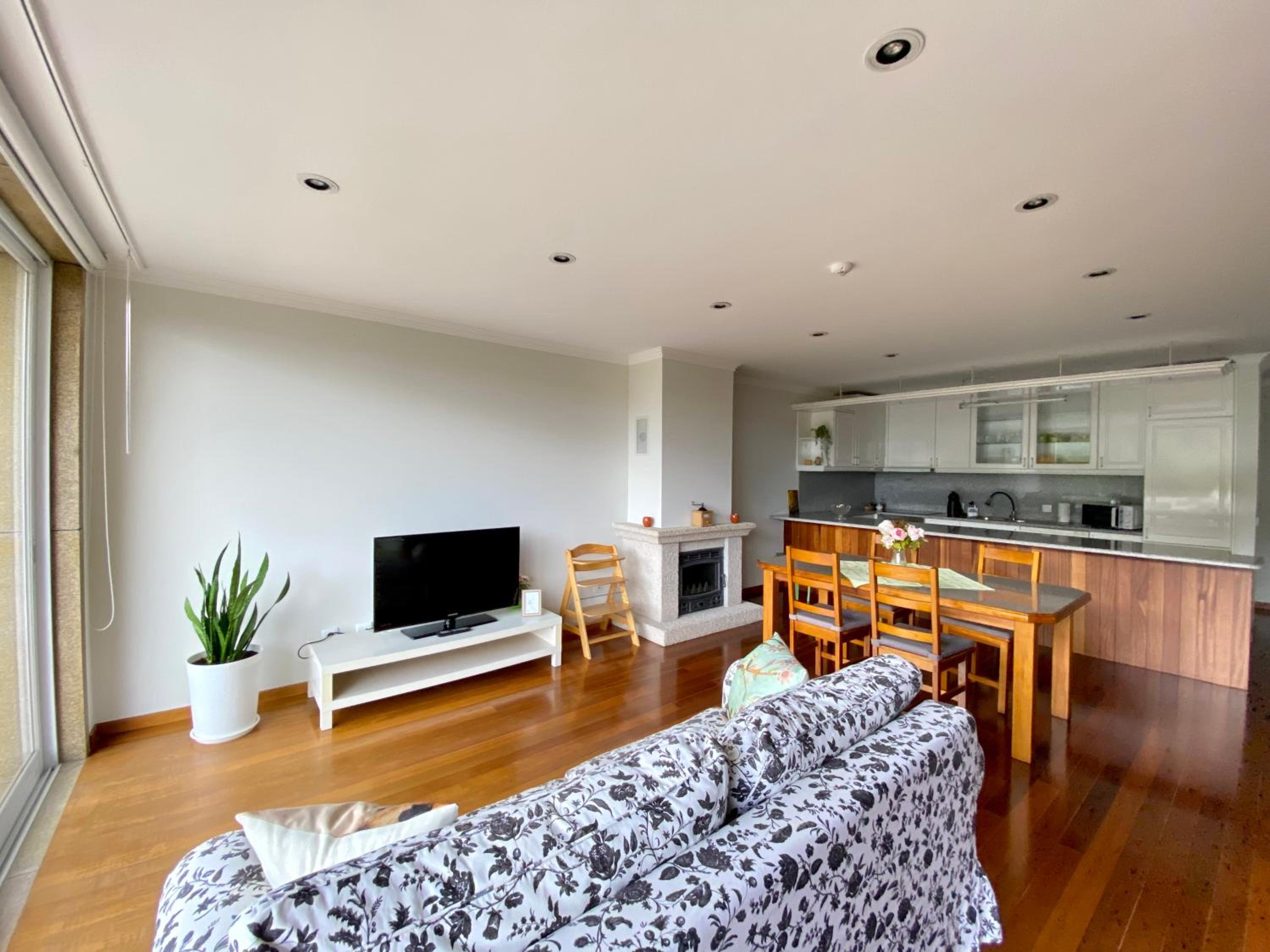 Apartment photo 2