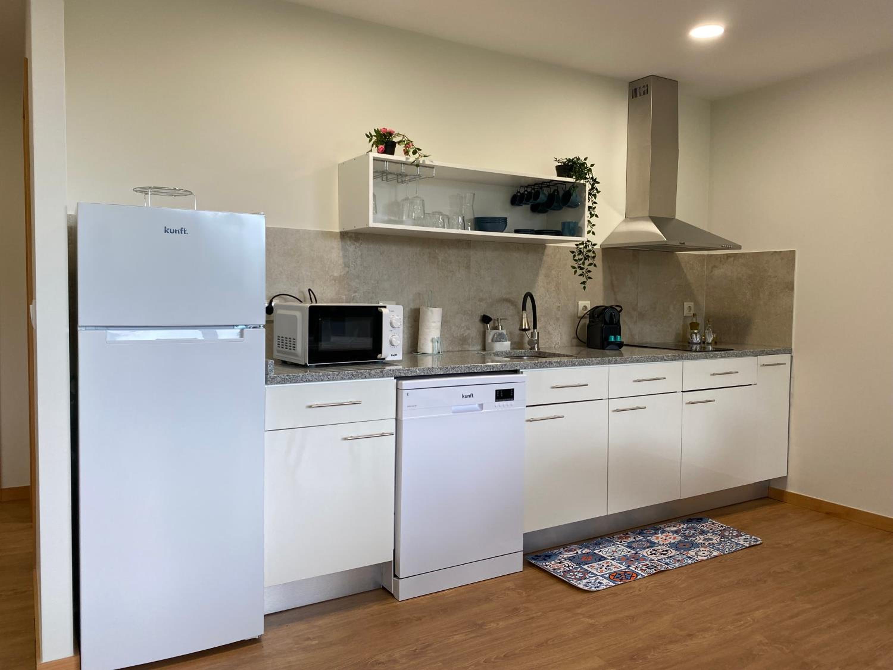Apartment photo 2