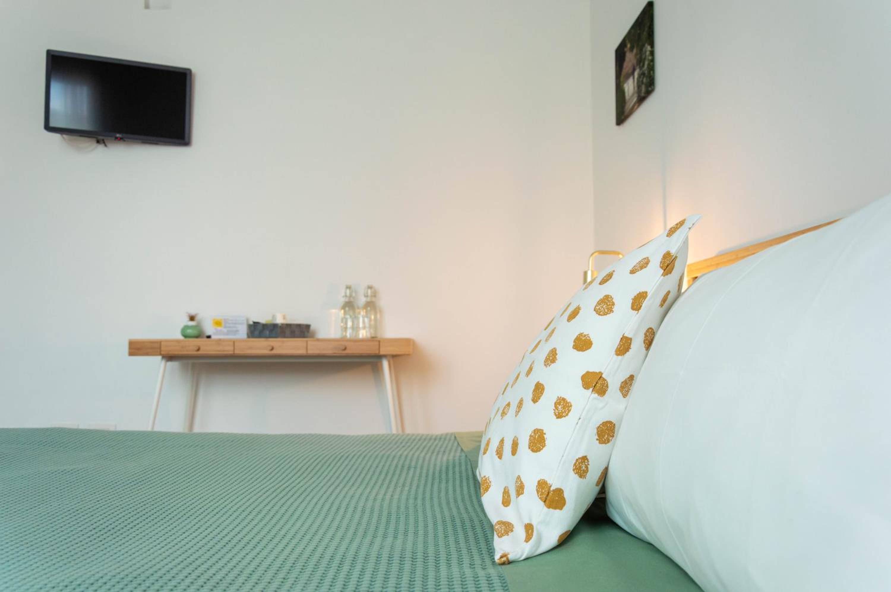 Double Room with Garden View - Photo 7