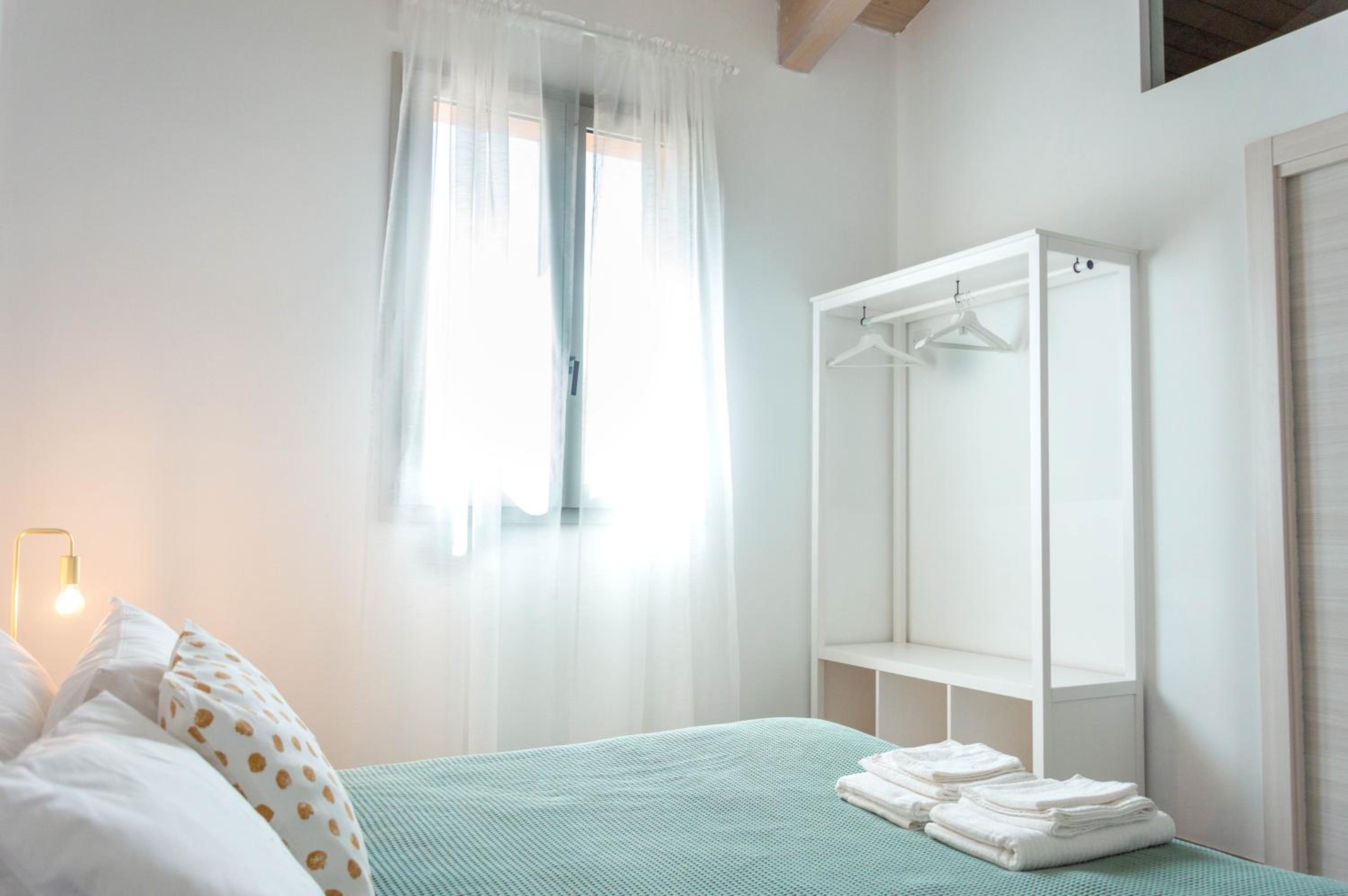 Double Room with Garden View - Photo 9