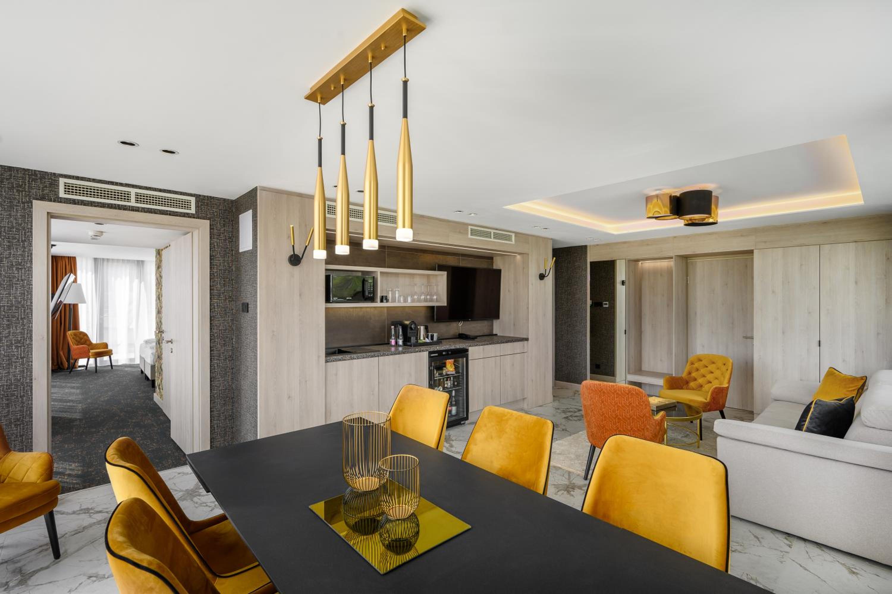 Executive room with One Double Bed and Sofa - Photo 18